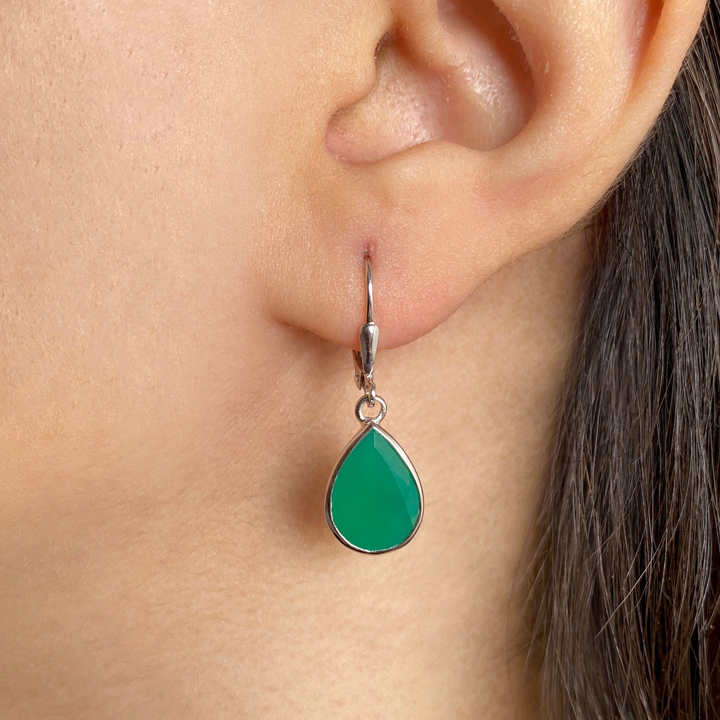 Green Onyx Leverback Earrings-(GRO-SE-1252.)