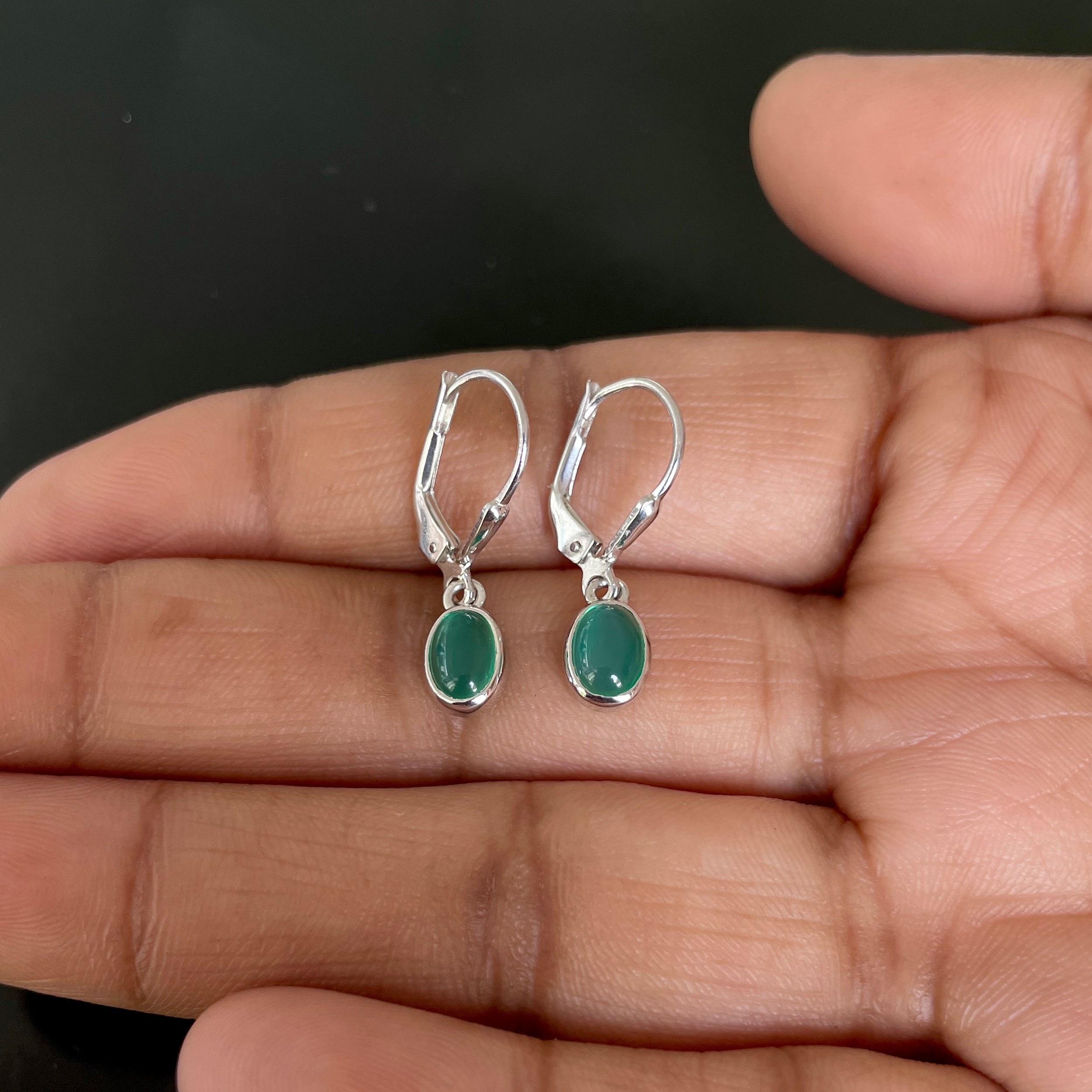 Green Onyx Leverback Earring-(GRO-SE-1285.)