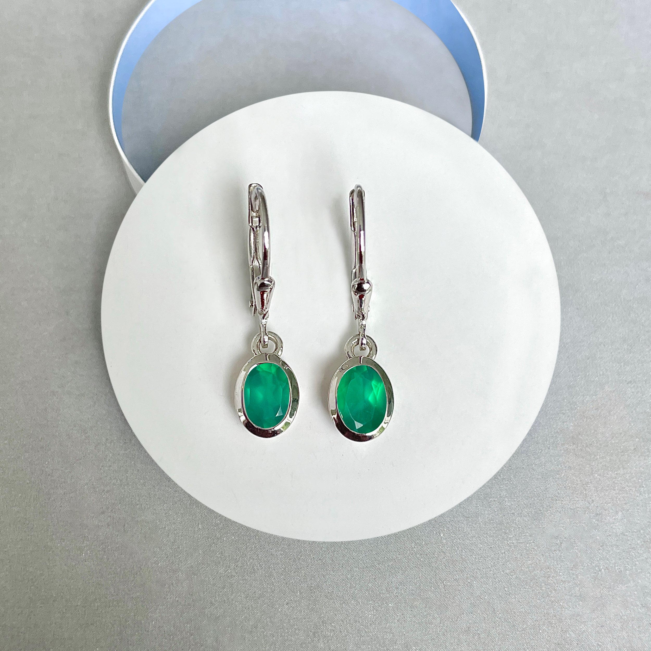 Green Onyx Leverback Earrings-(GRO-SE-1316.)