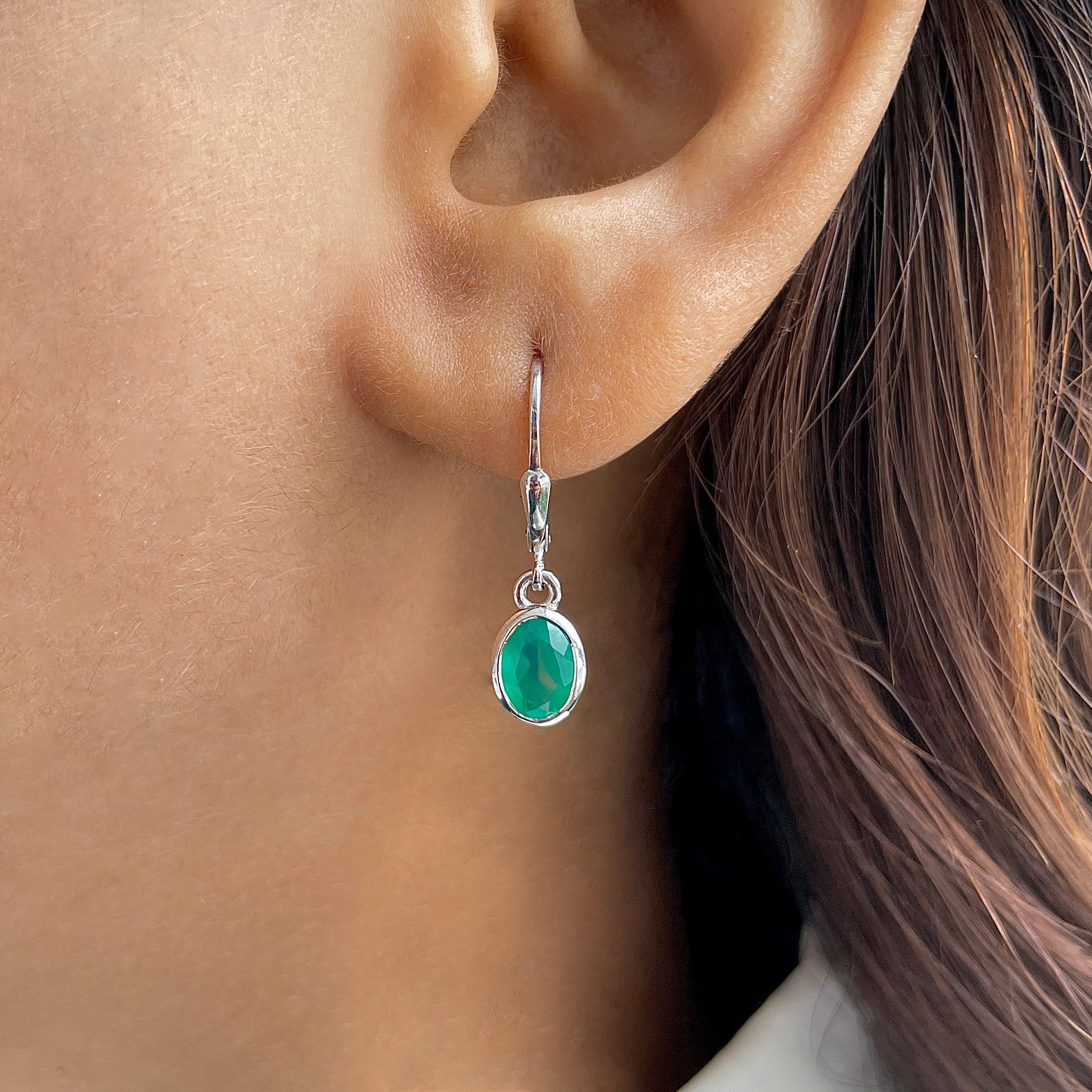 Green Onyx Leverback Earrings-(GRO-SE-1316.)