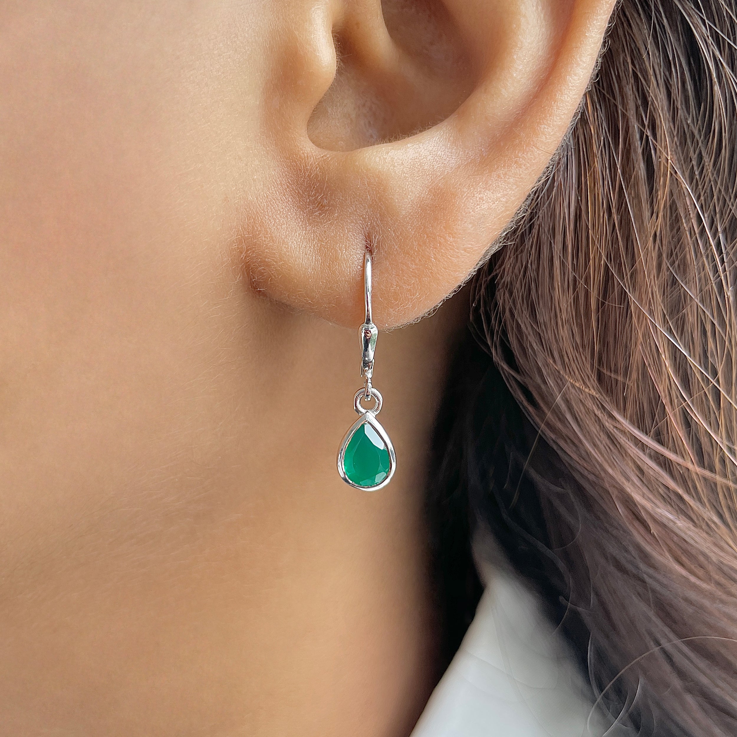 Green Onyx Leverback Earrings-(GRO-SE-1317.)