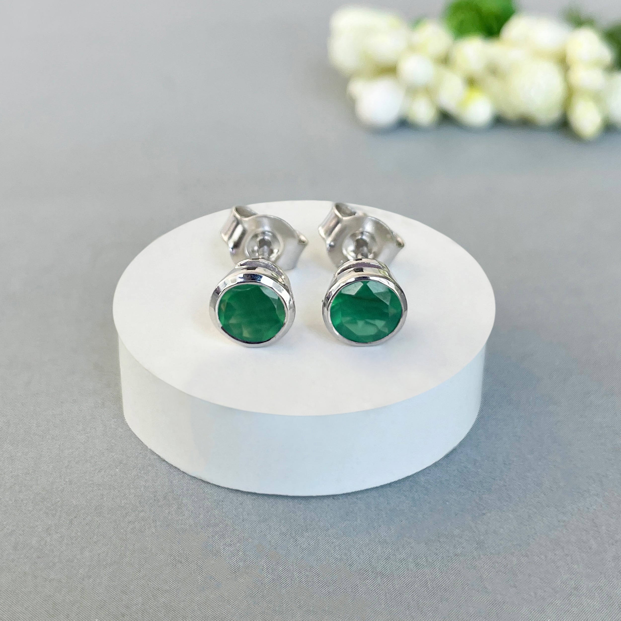 Green Onyx Stud Earrings-(GRO-SE-1425.)
