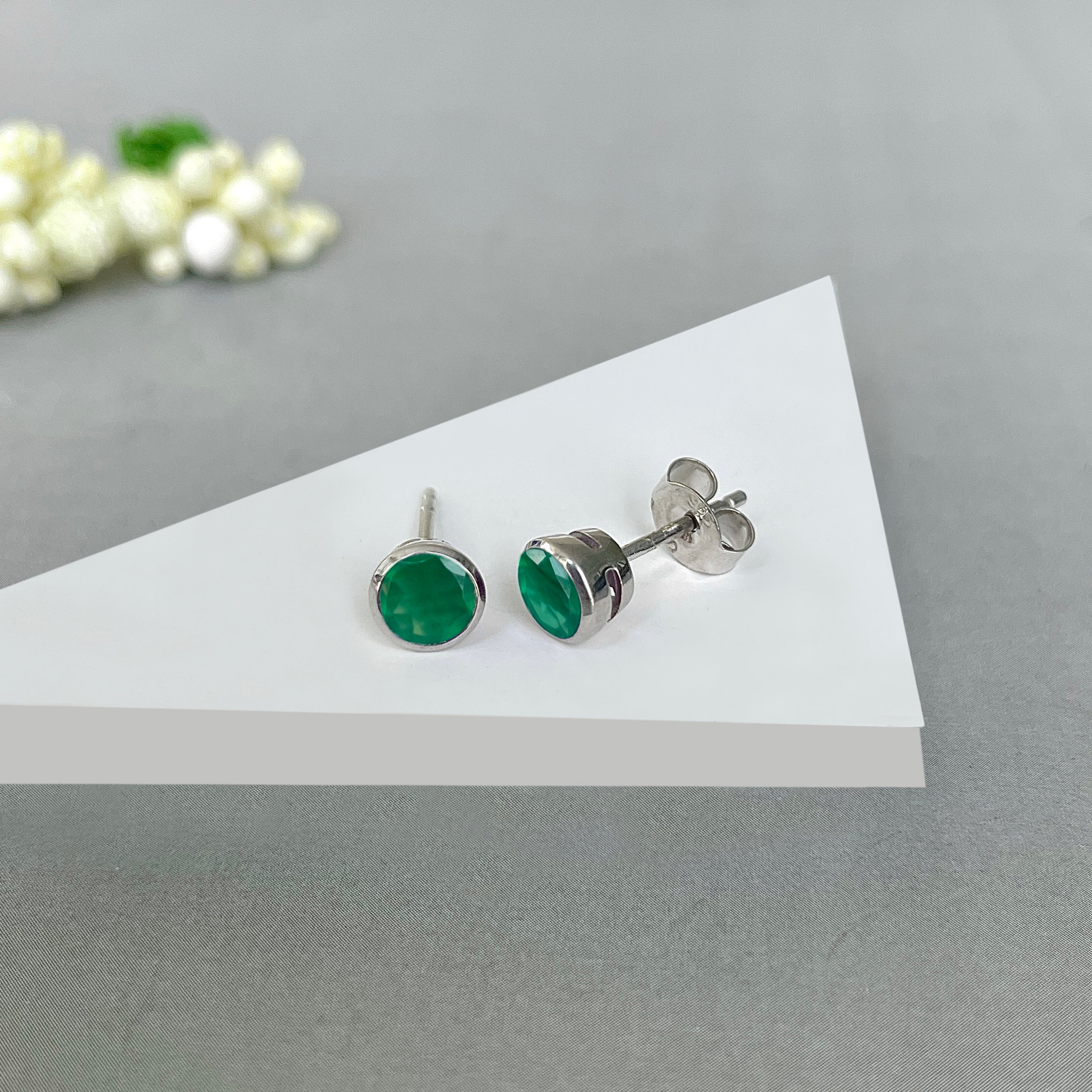 Green Onyx Stud Earrings-(GRO-SE-1425.)