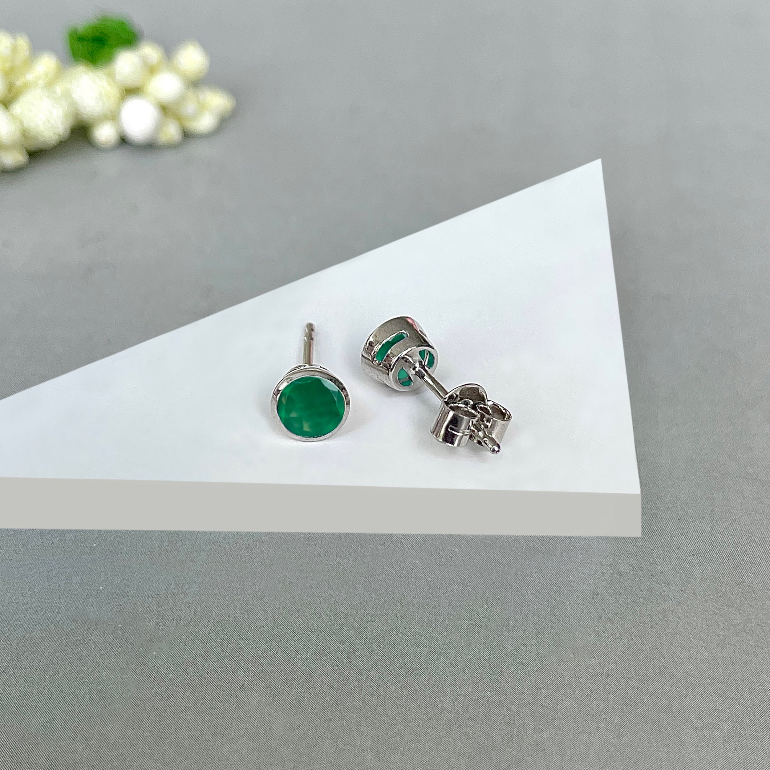 Green Onyx Stud Earrings-(GRO-SE-1425.)