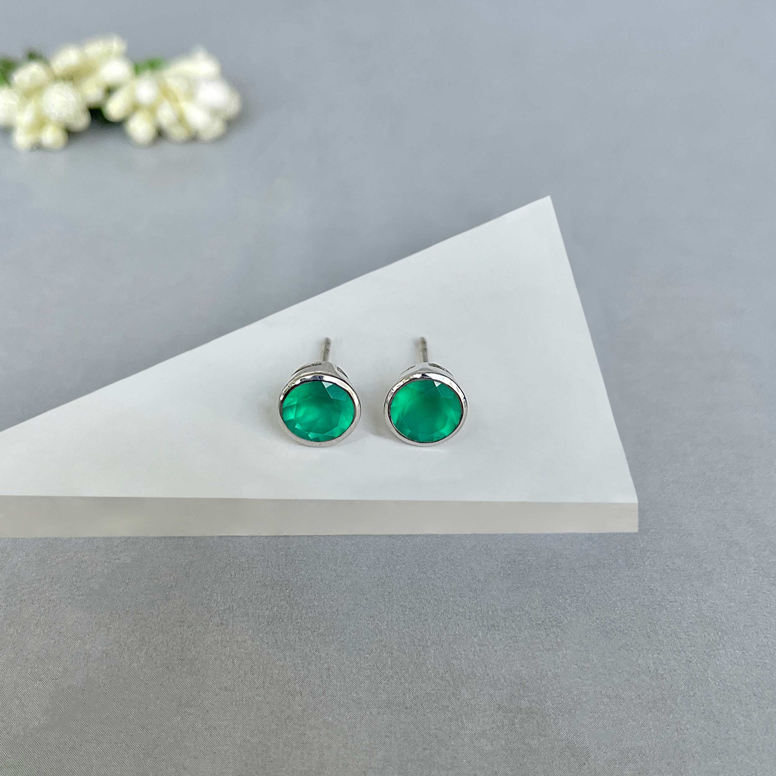 Green Onyx Stud Earrings-(GRO-SE-1426.)