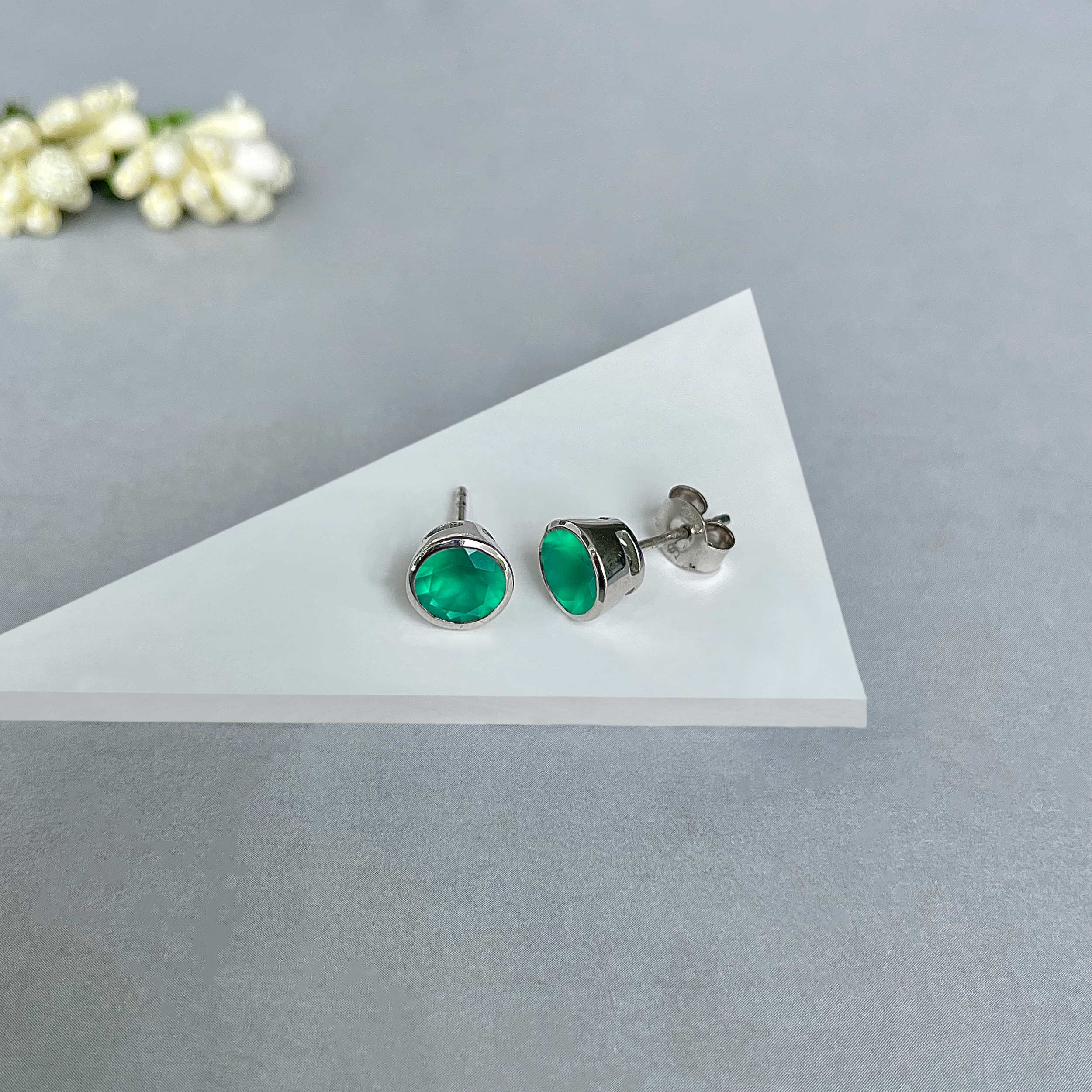 Green Onyx Stud Earrings-(GRO-SE-1426.)