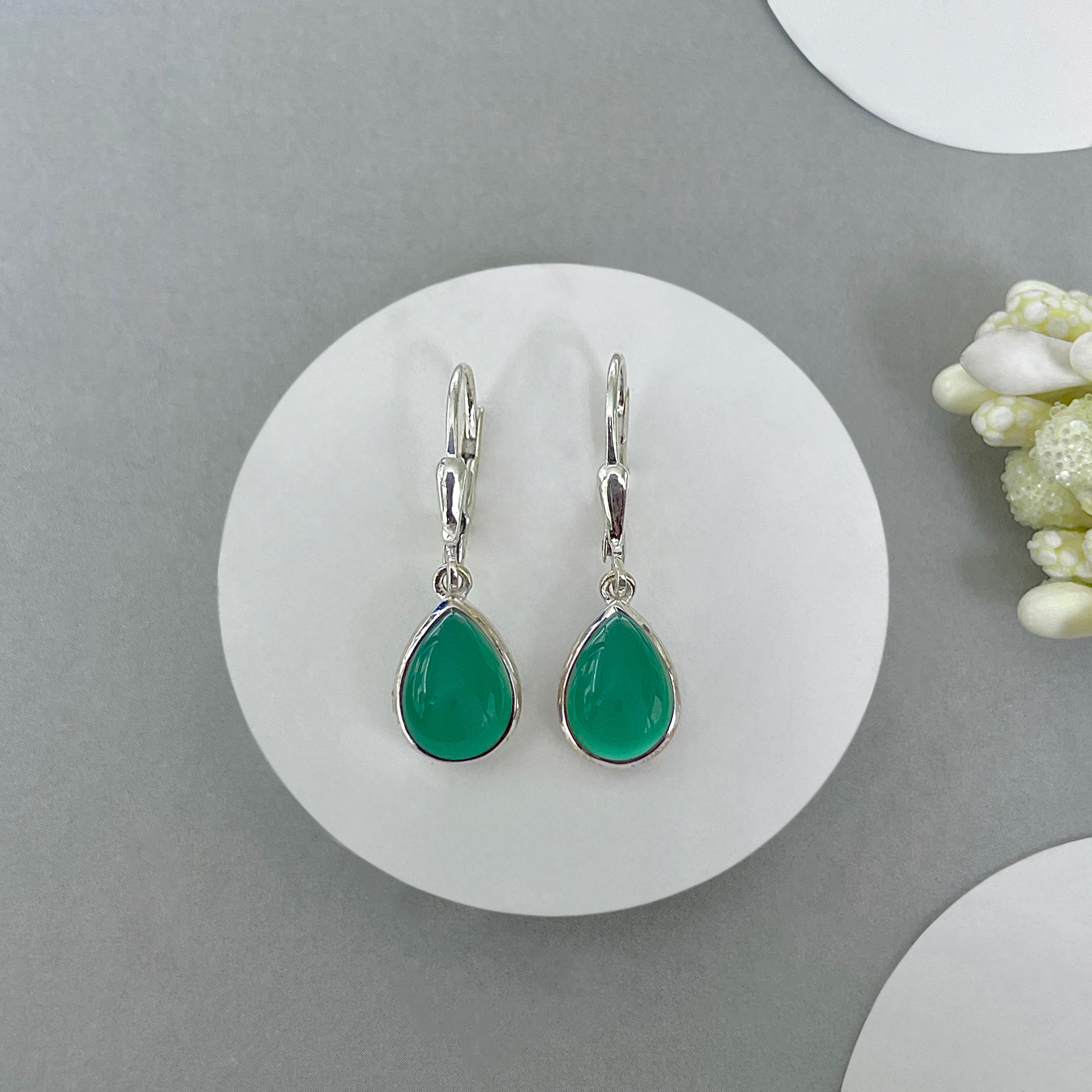 Green Onyx Leverback Earring-(GRO-SE-558.)