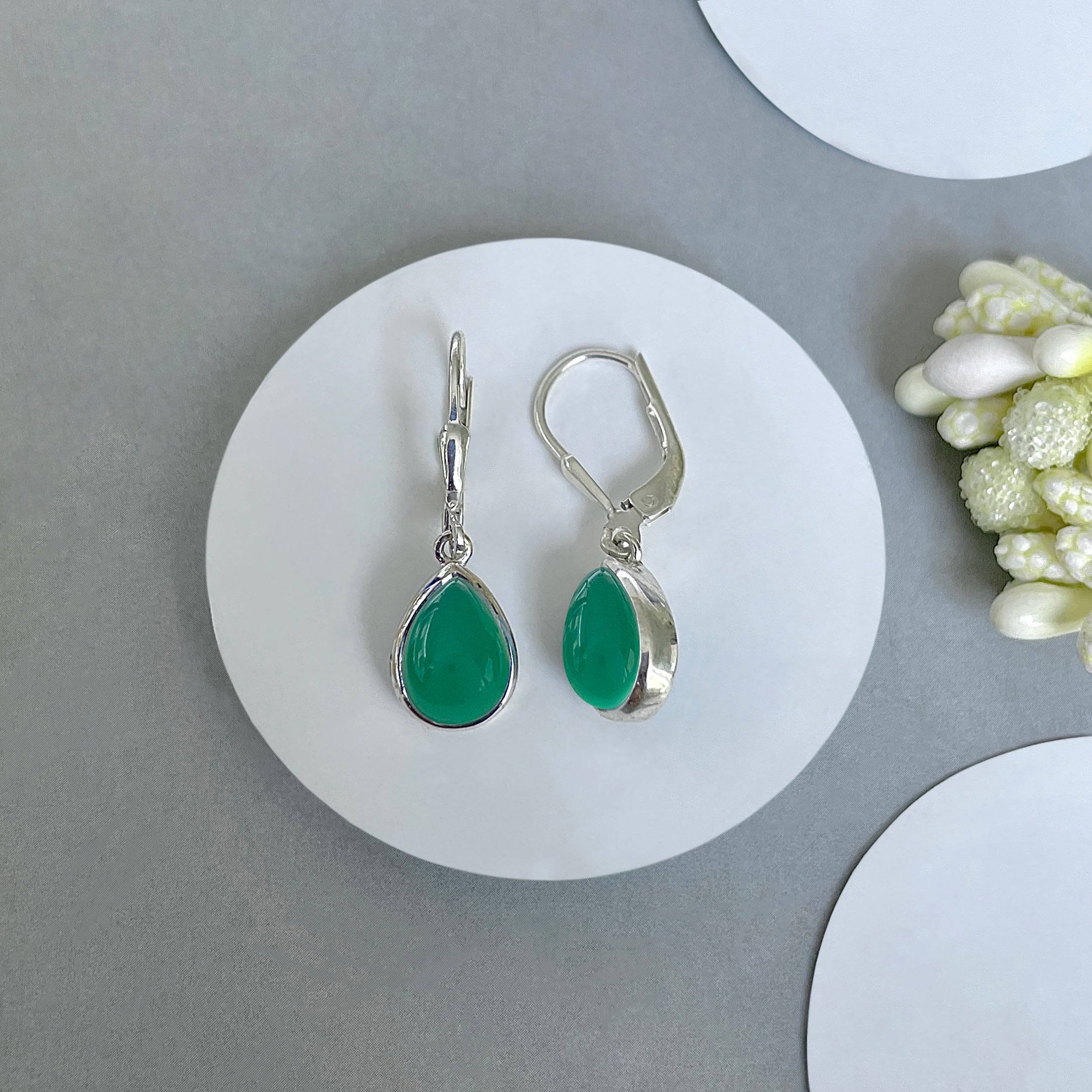 Green Onyx Leverback Earring-(GRO-SE-558.)