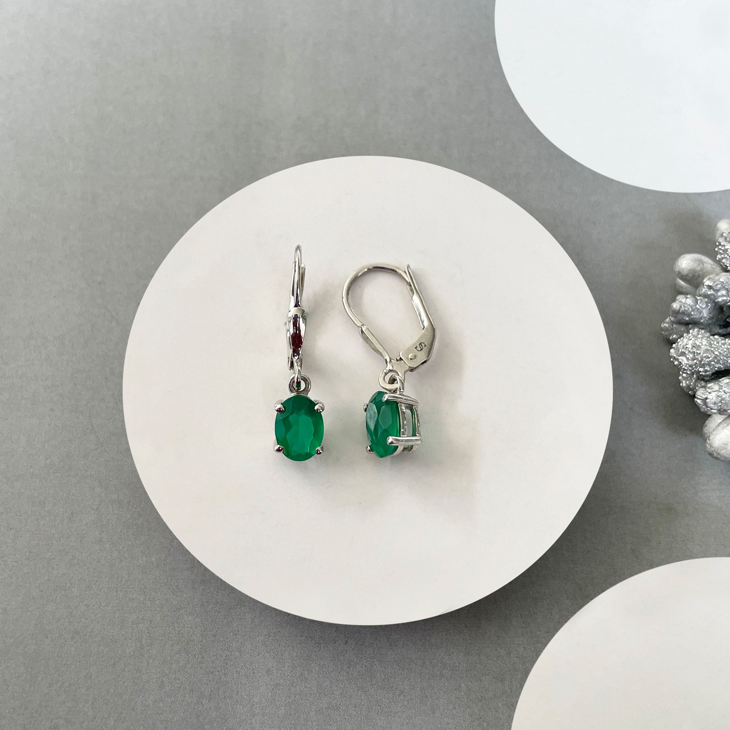 Green Onyx Leverback Earring-(GRO-SE-670)