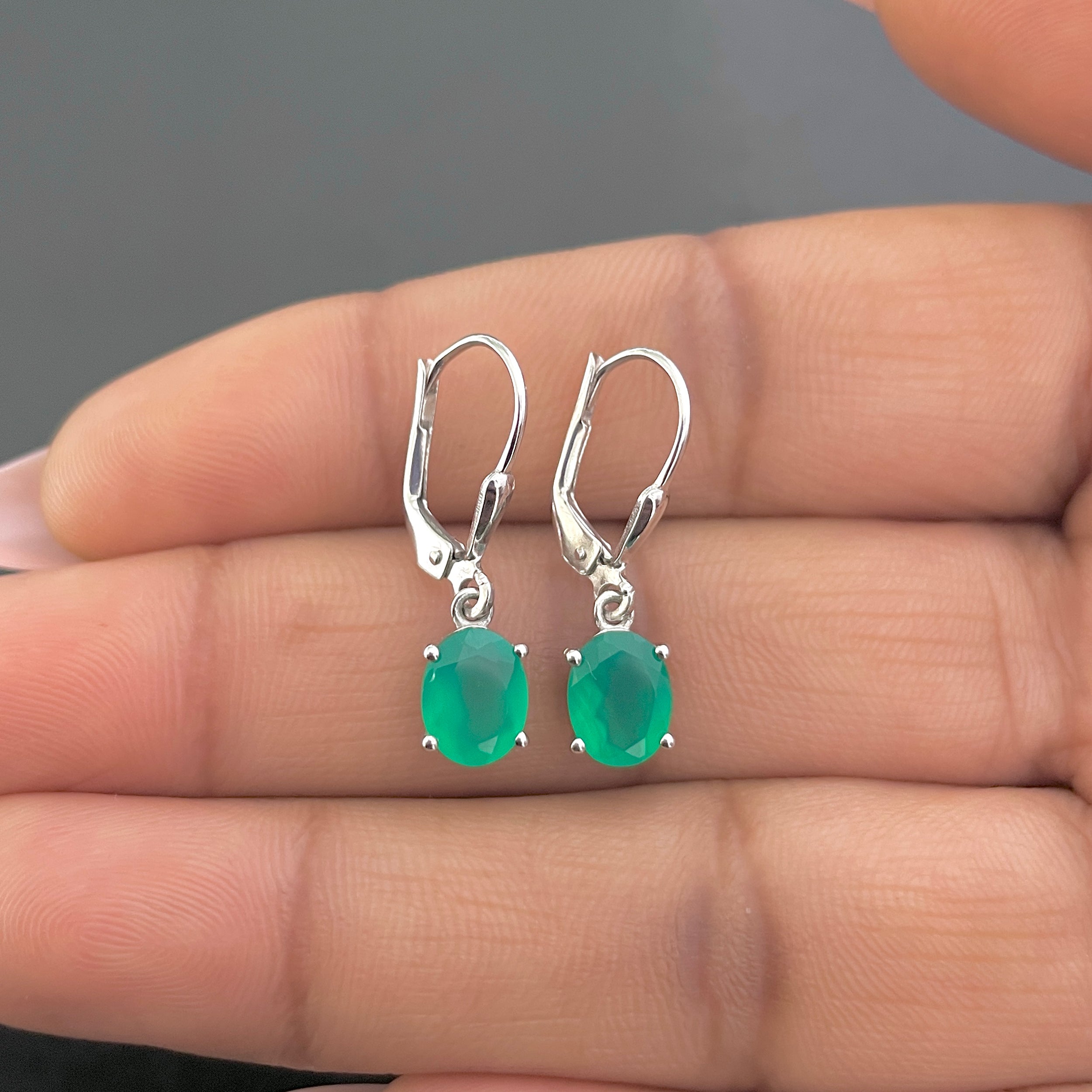 Green Onyx Leverback Earring-(GRO-SE-673.)