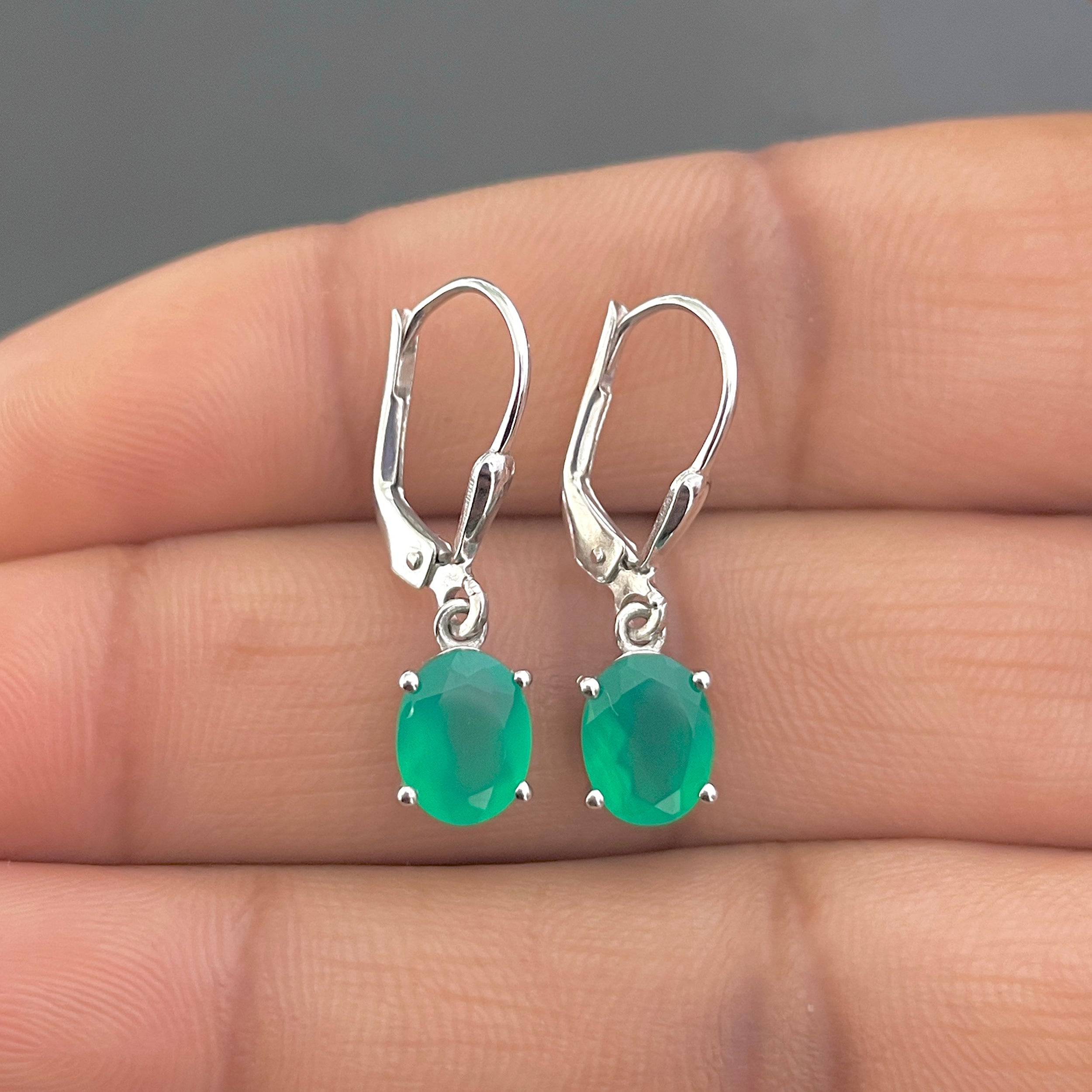 Green Onyx Leverback Earring-(GRO-SE-673.)
