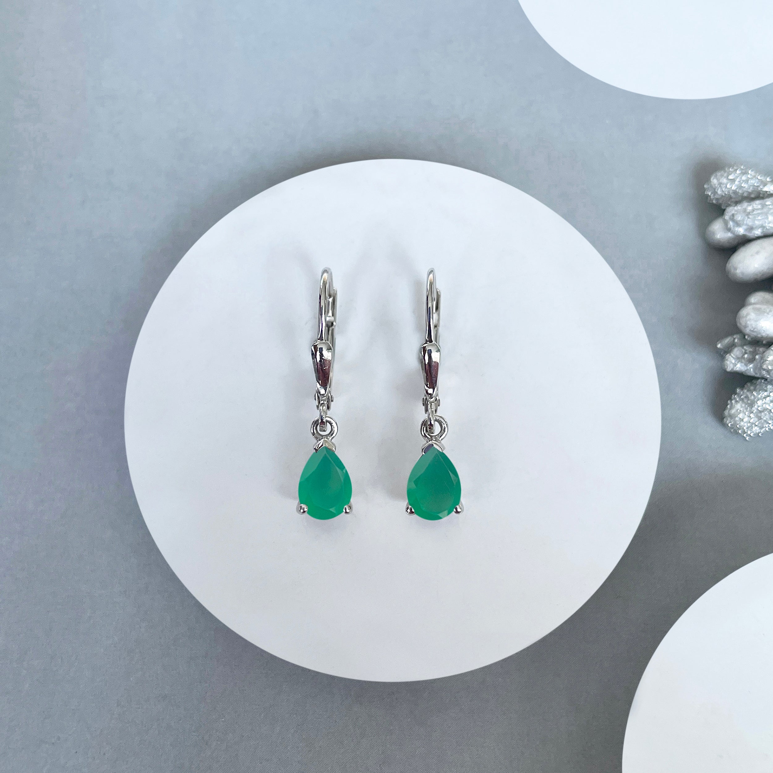 Green Onyx Leverback Earring-(GRO-SE-676.)