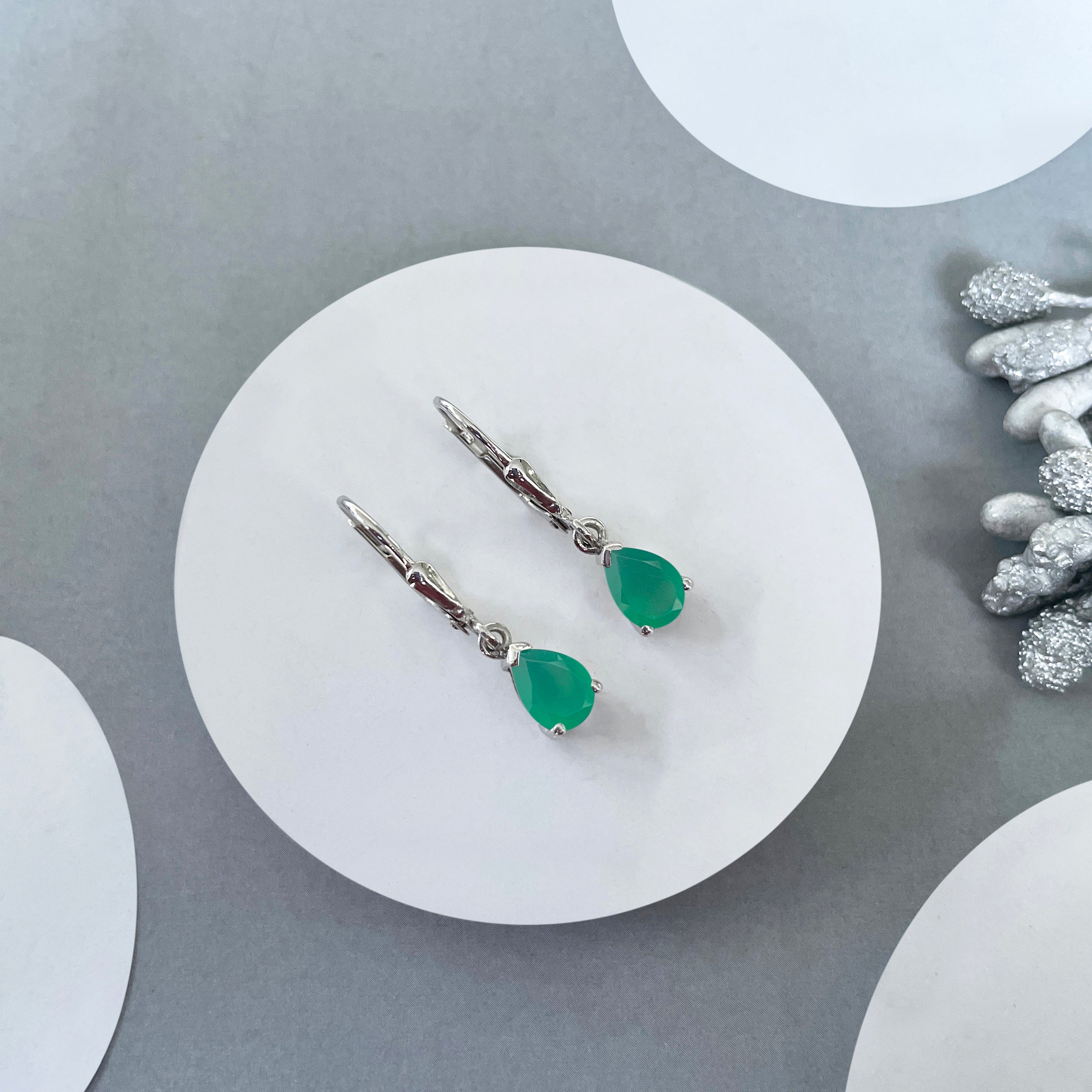 Green Onyx Leverback Earring-(GRO-SE-676.)