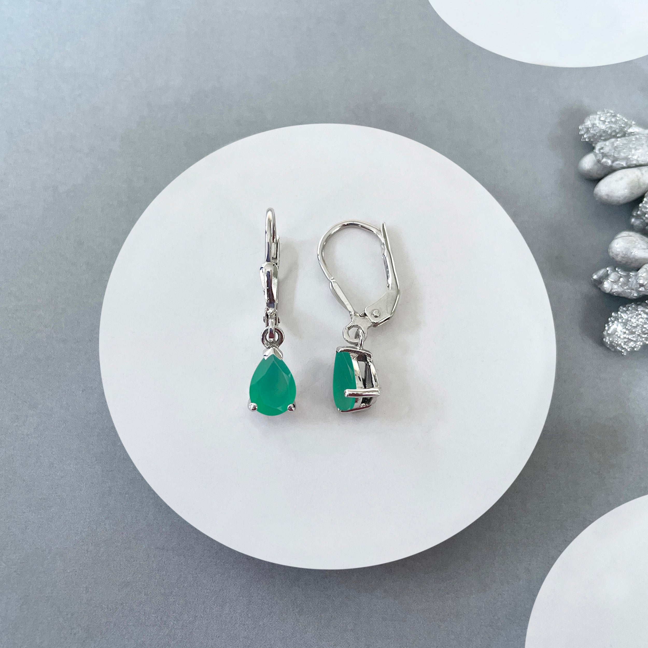 Green Onyx Leverback Earring-(GRO-SE-676.)