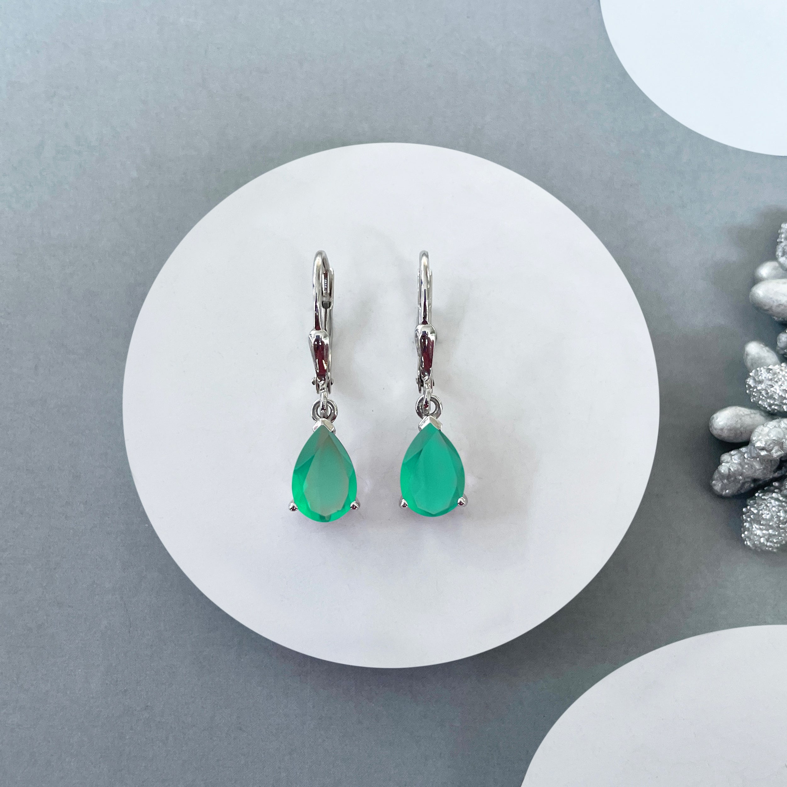 Green Onyx Leverback Earring-(GRO-SE-677.)