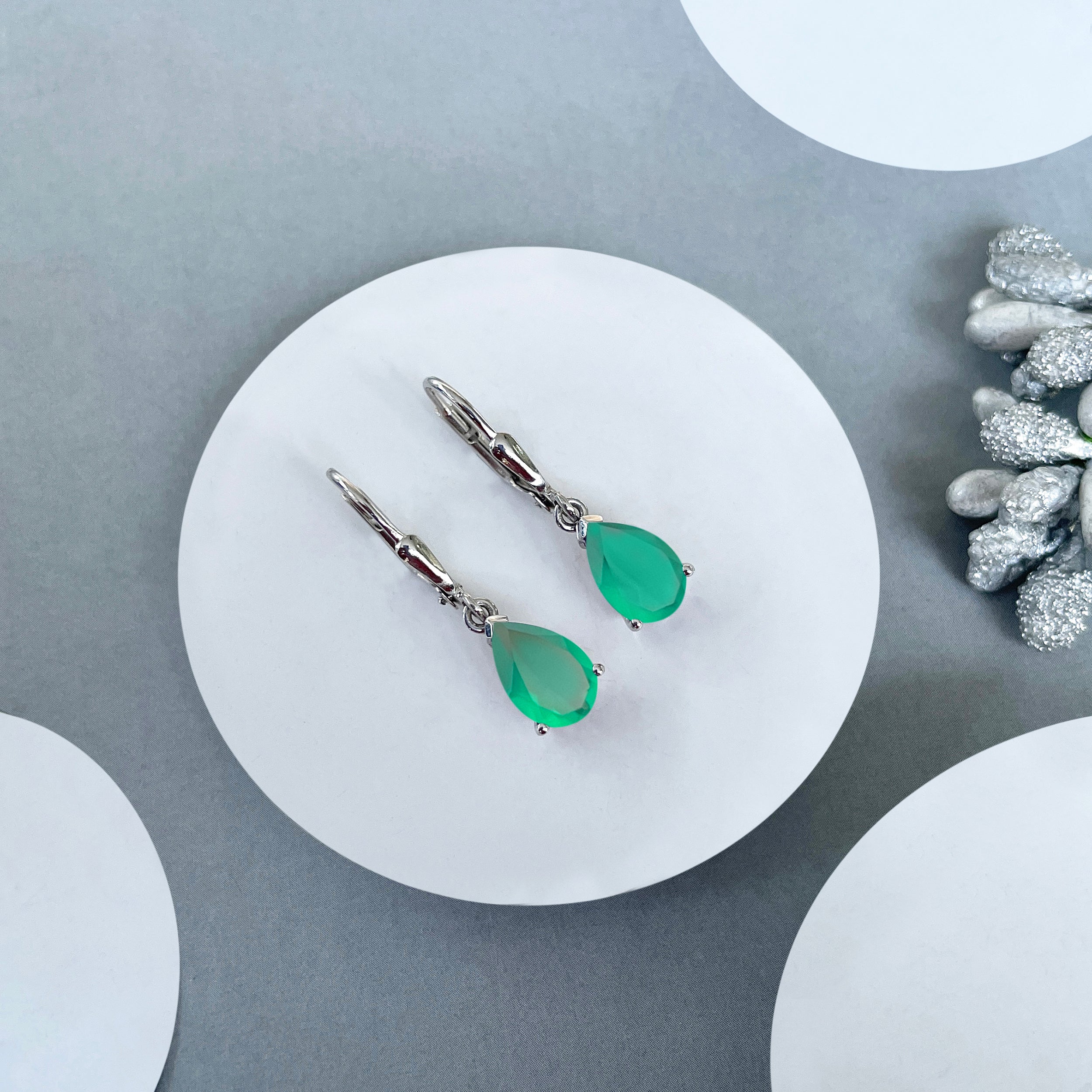 Green Onyx Leverback Earring-(GRO-SE-677.)