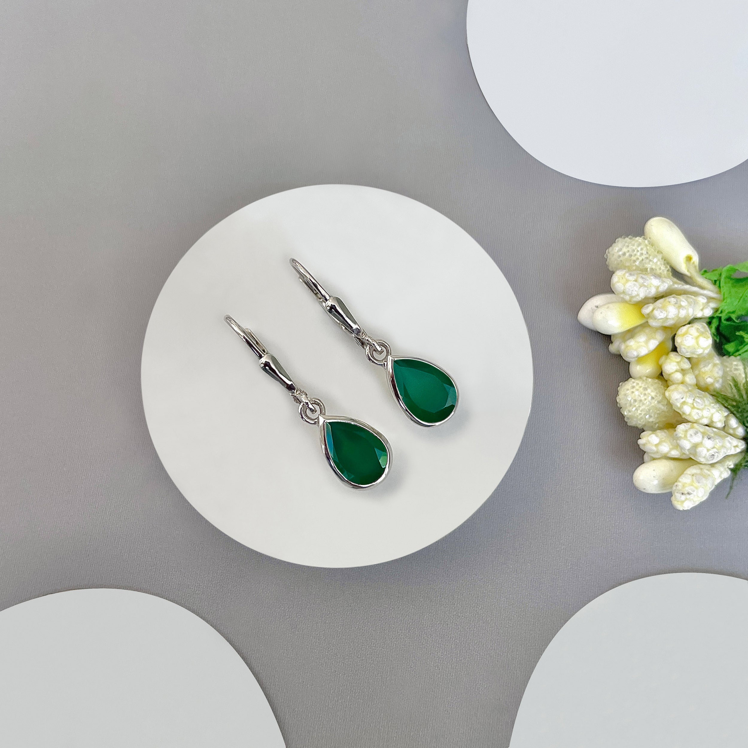 Green Onyx Leverback Earring-(GRO-SE-679.)