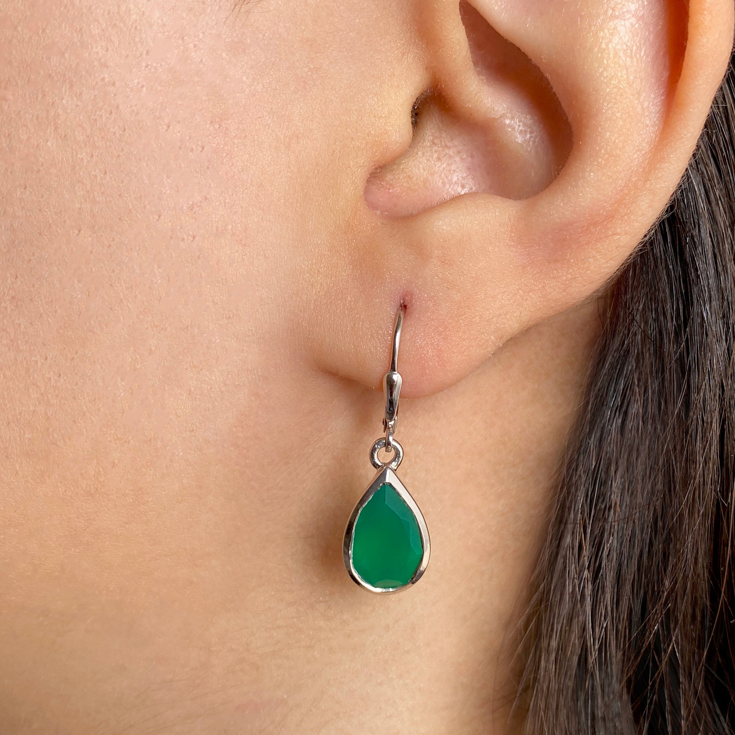 Green Onyx Leverback Earrings-(GRO-SE-707.)