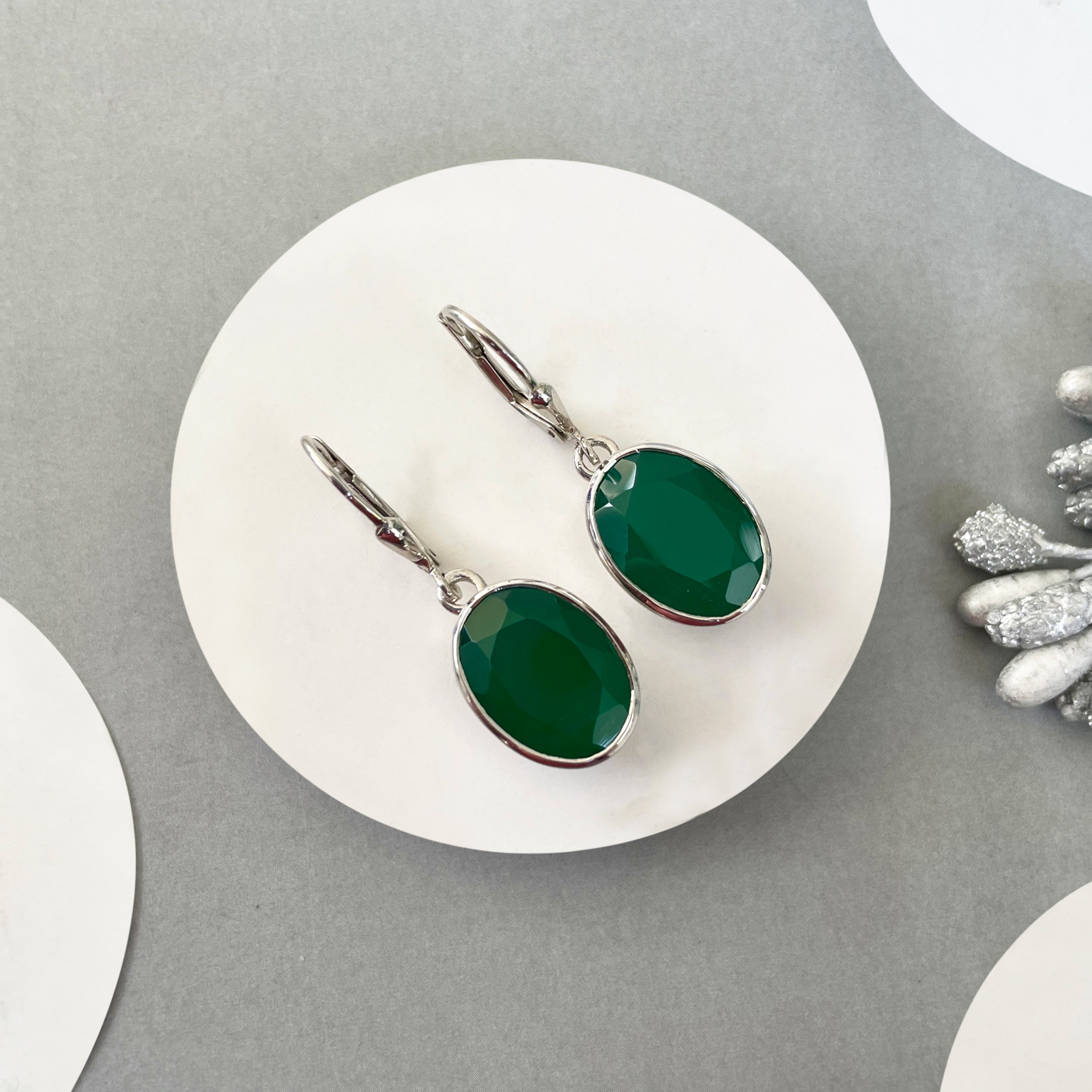 Green Onyx Leverback Earring-(GRO-SE-709.)