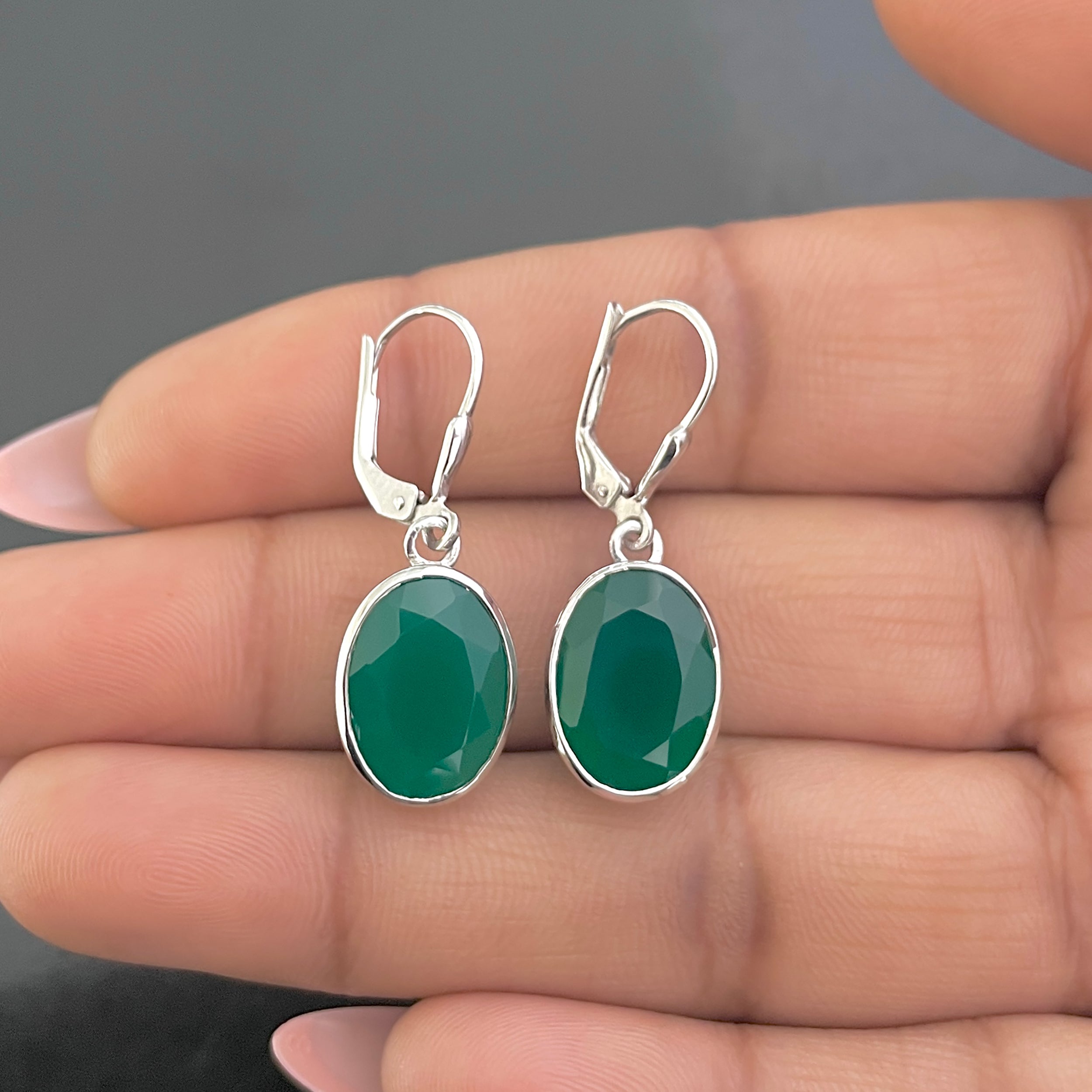 Green Onyx Leverback Earring-(GRO-SE-709.)
