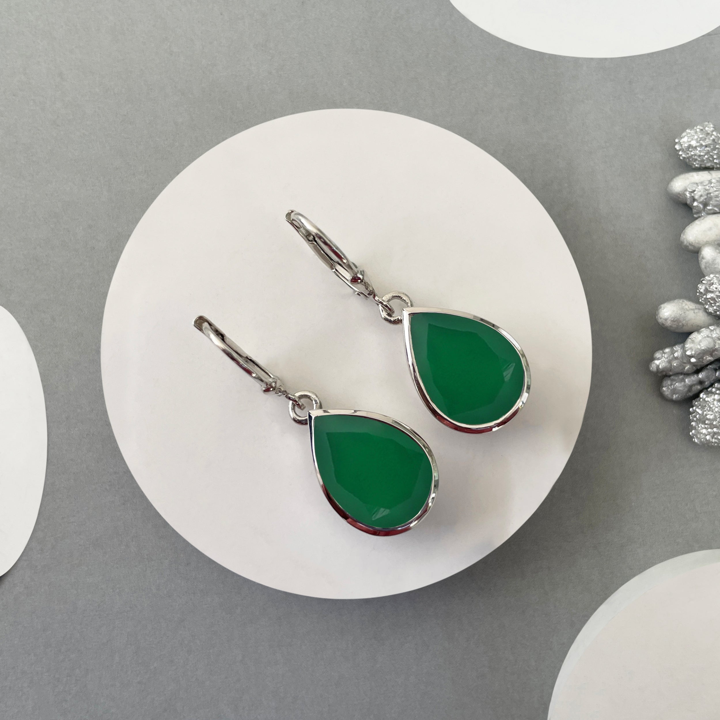 Green Onyx Leverback Earring-(GRO-SE-725.)