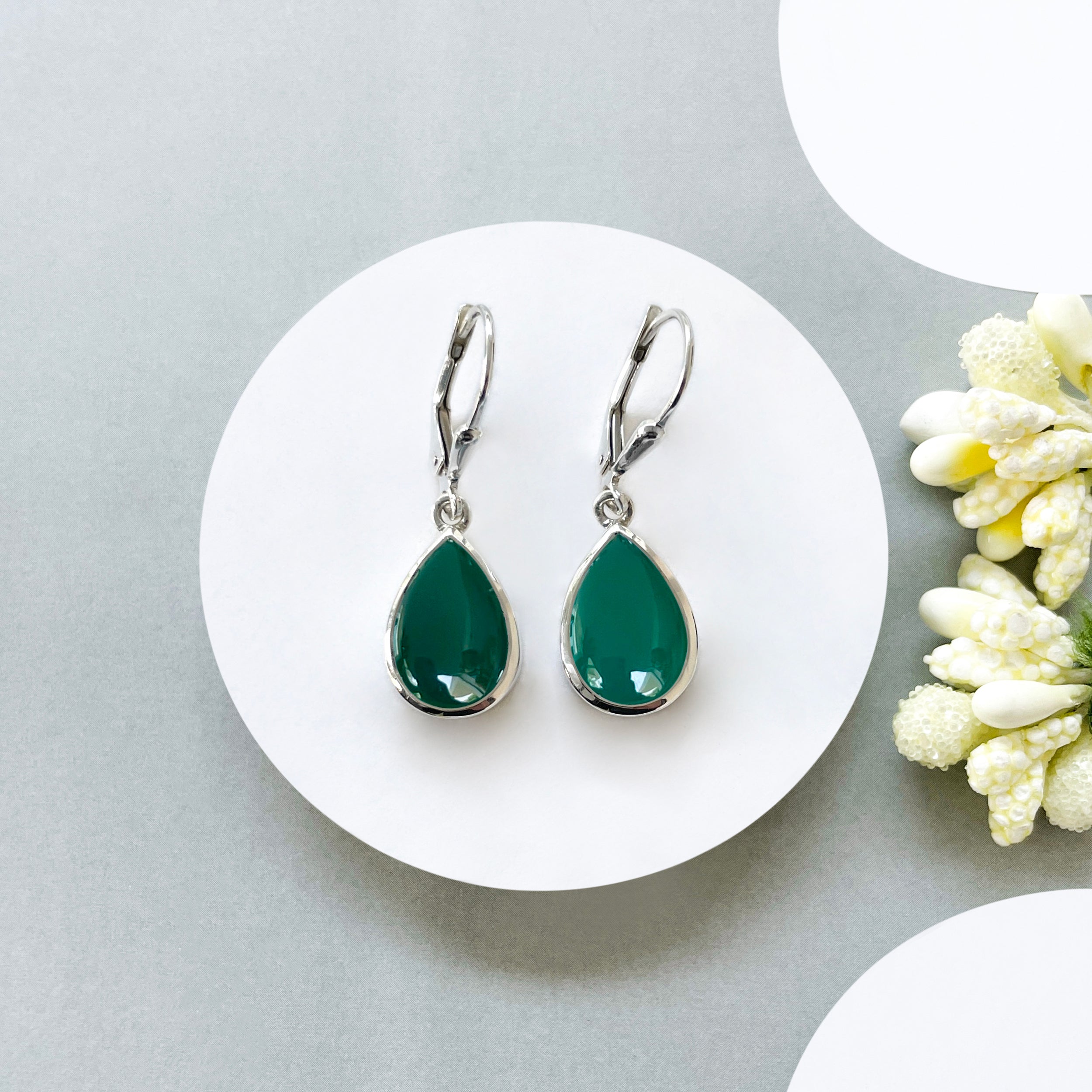 Green Onyx Leverback Earring-(GRO-SE-729.)