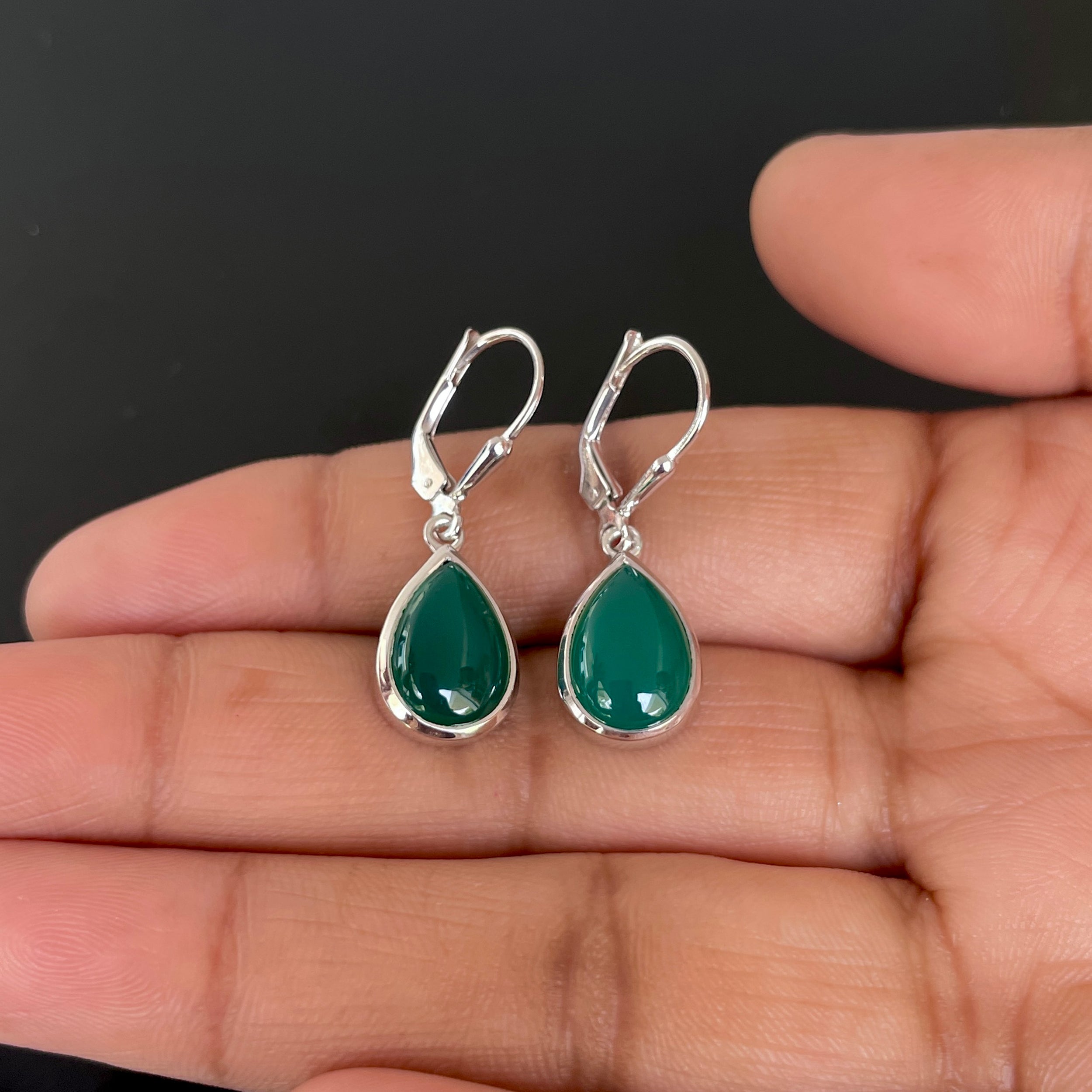 Green Onyx Leverback Earring-(GRO-SE-729.)