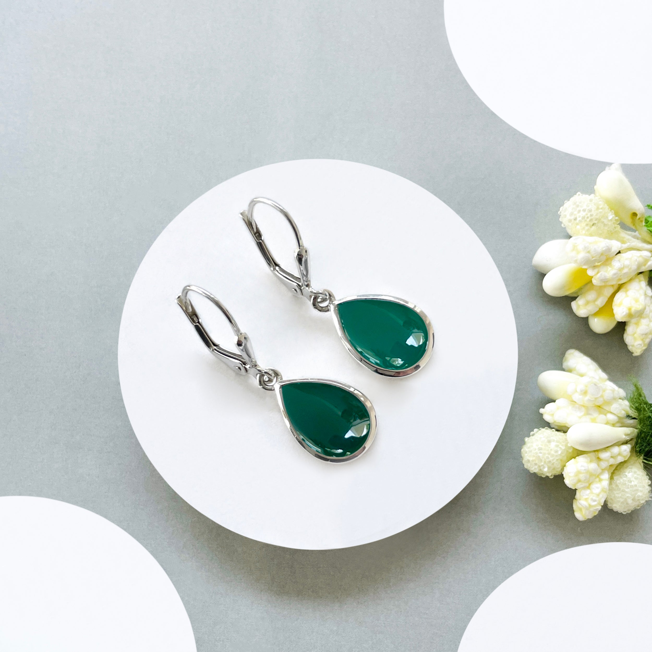 Green Onyx Leverback Earring-(GRO-SE-729.)