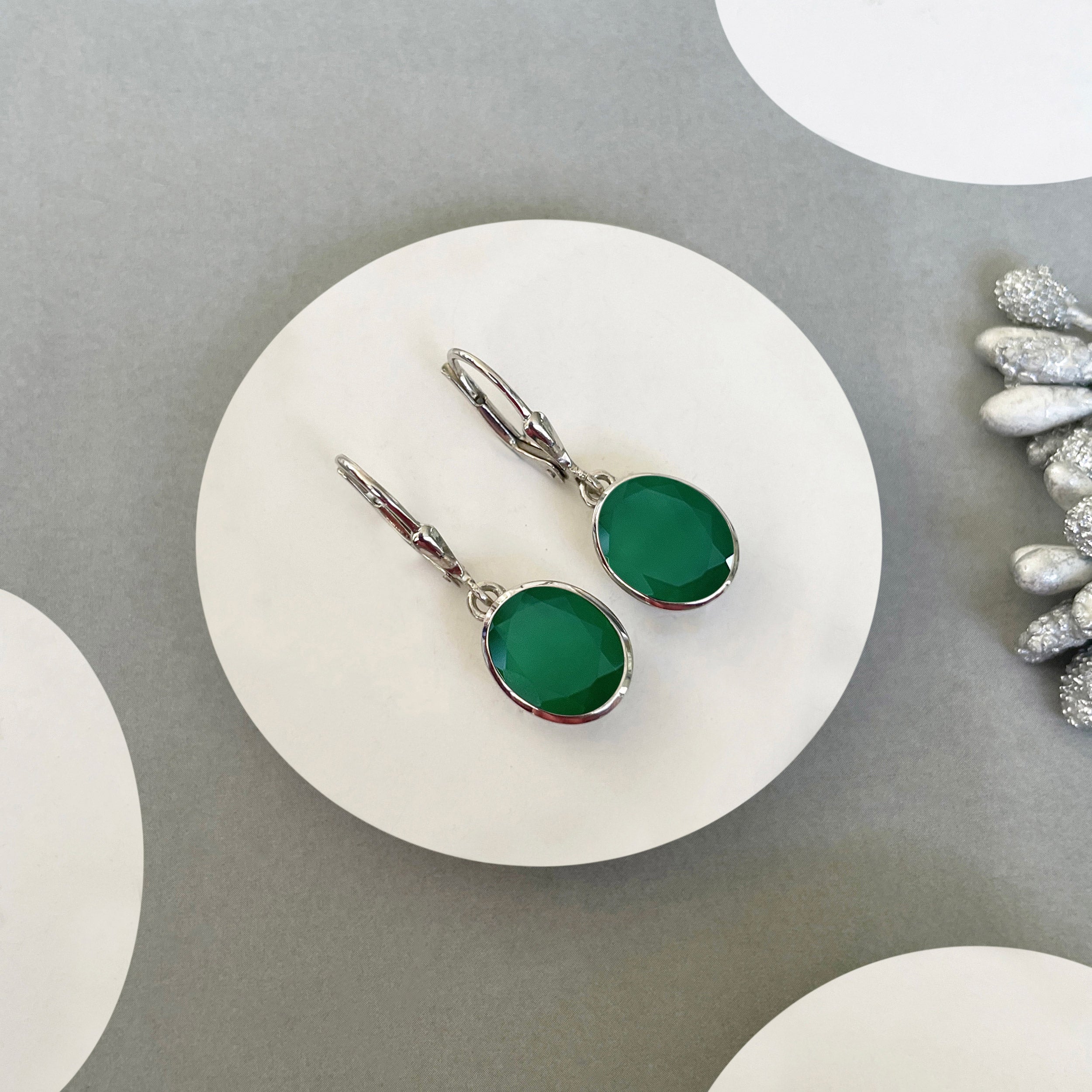 Green Onyx Leverback Earring-(GRO-SE-997.)