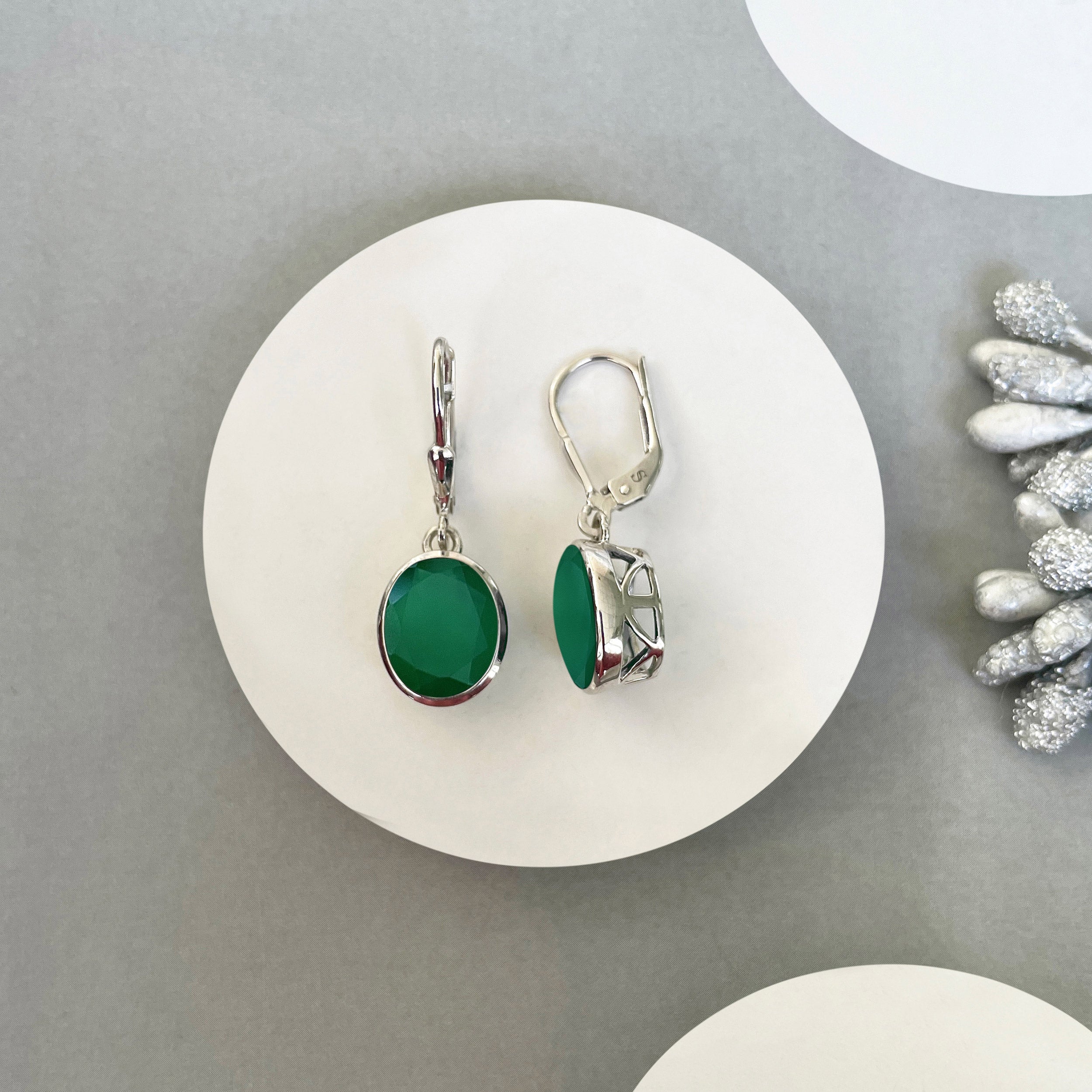 Green Onyx Leverback Earring-(GRO-SE-997.)