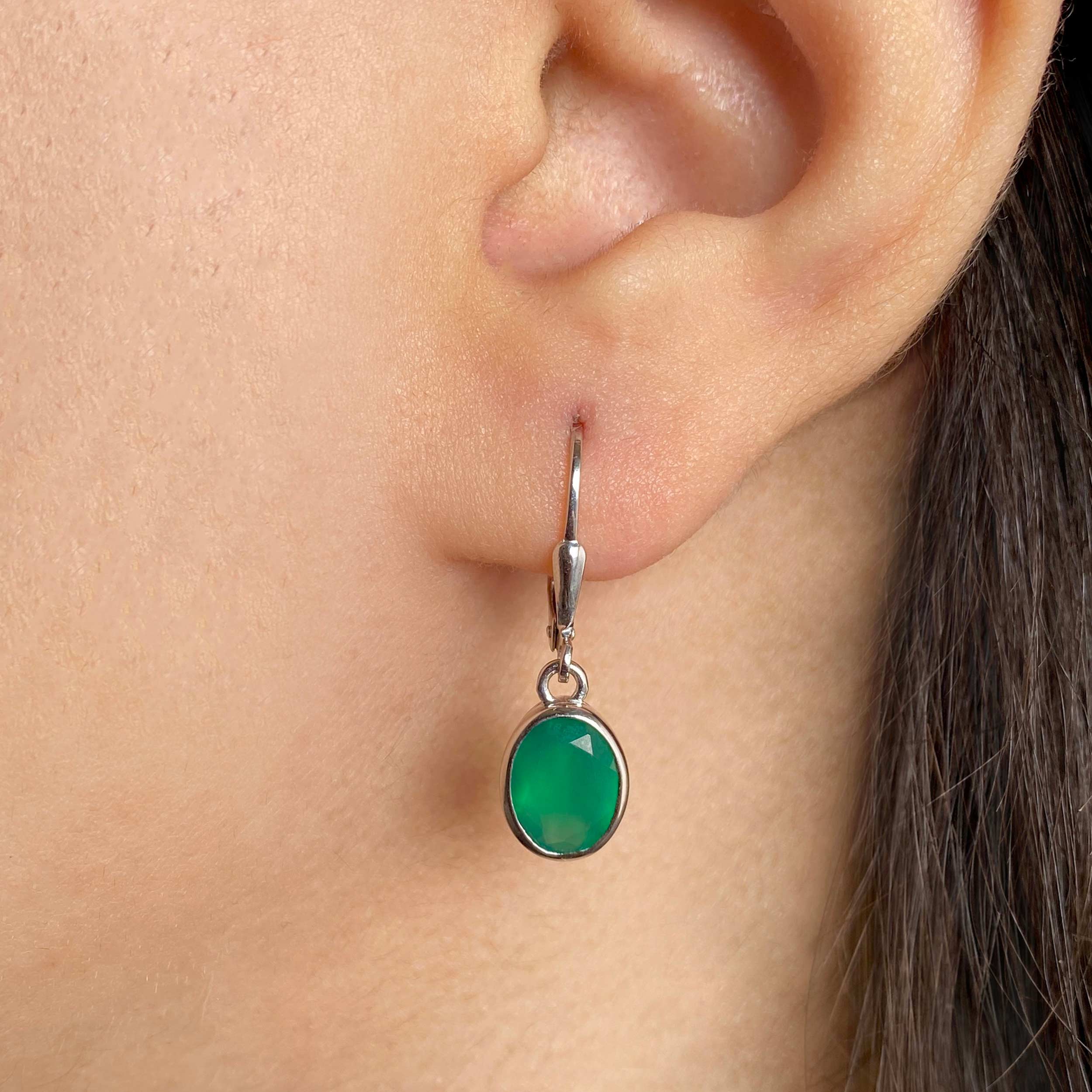 Green Onyx Leverback Earrings-(GRO-SE-998.)