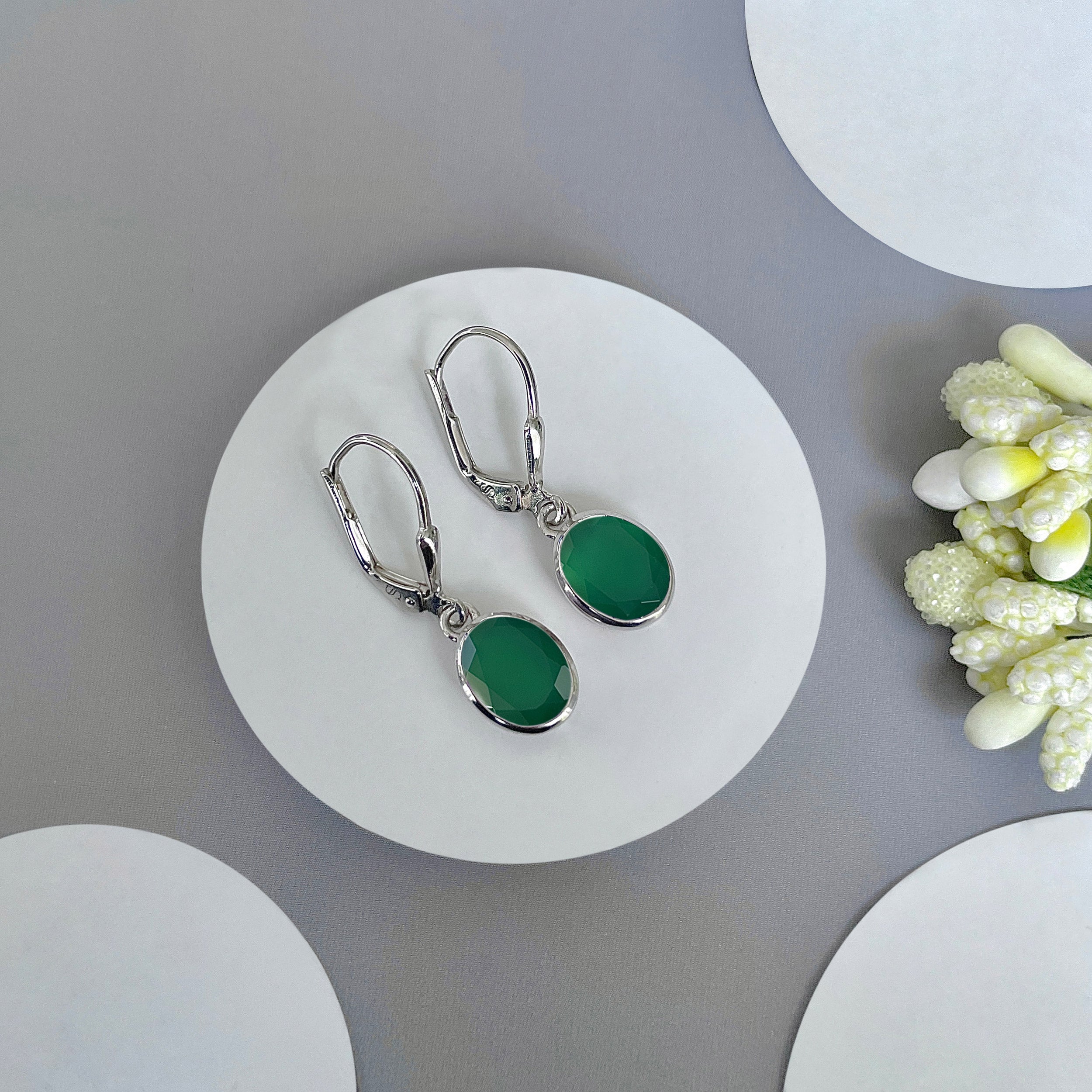 Green Onyx Leverback Earrings-(GRO-SE-998.)