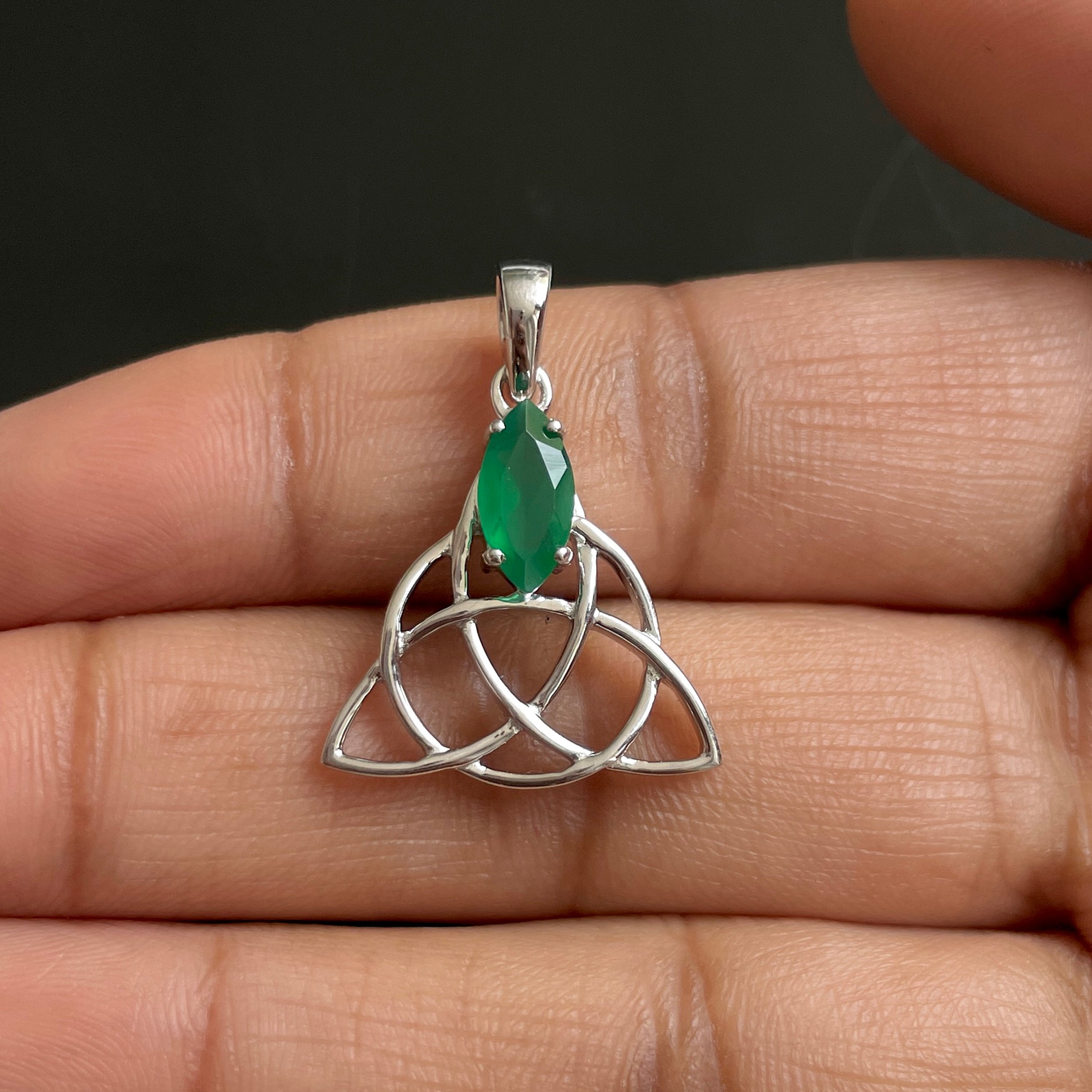 Green Onyx Pendant-(GRO-SN-161.)