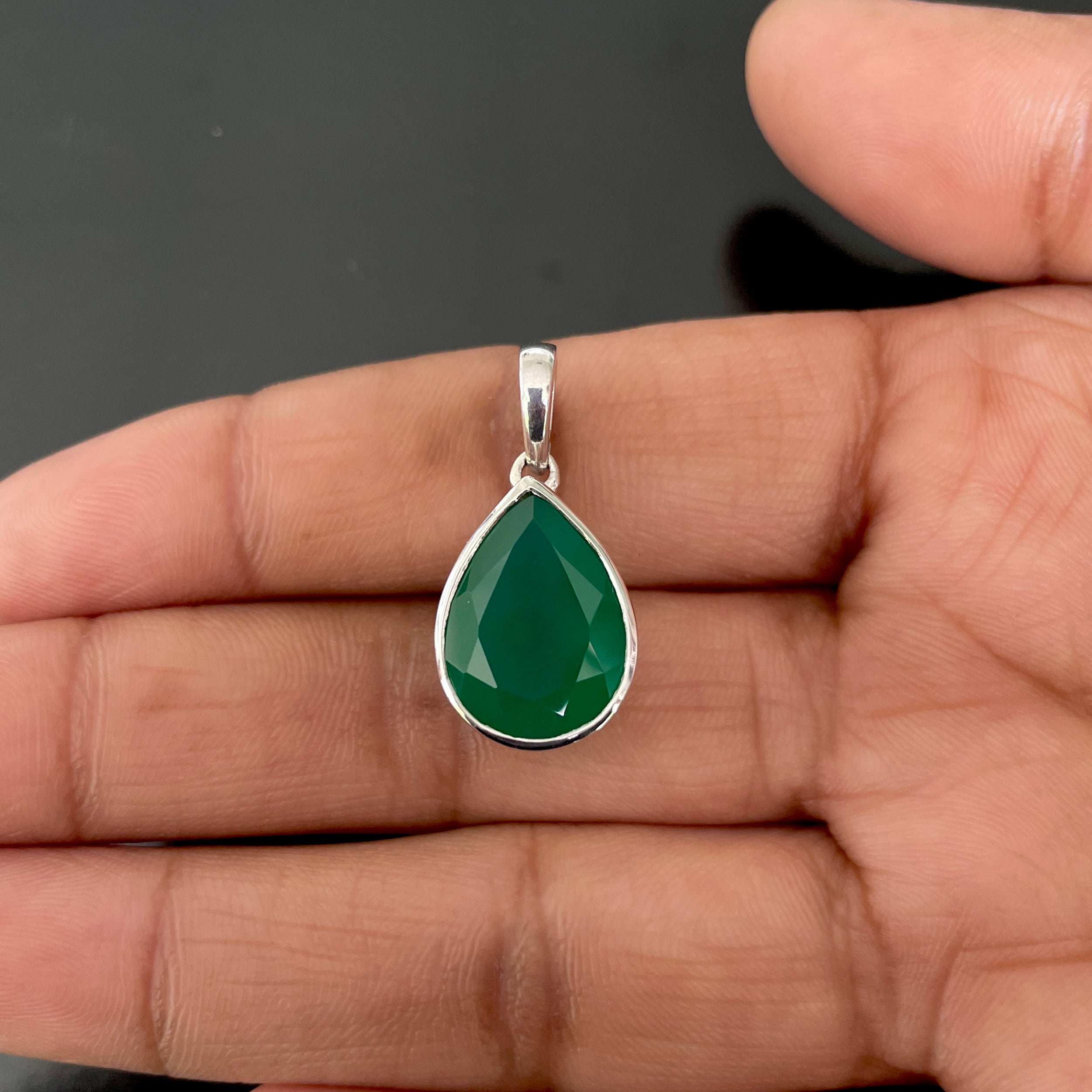 Green Onyx Pendant-(GRO-SP-454.)