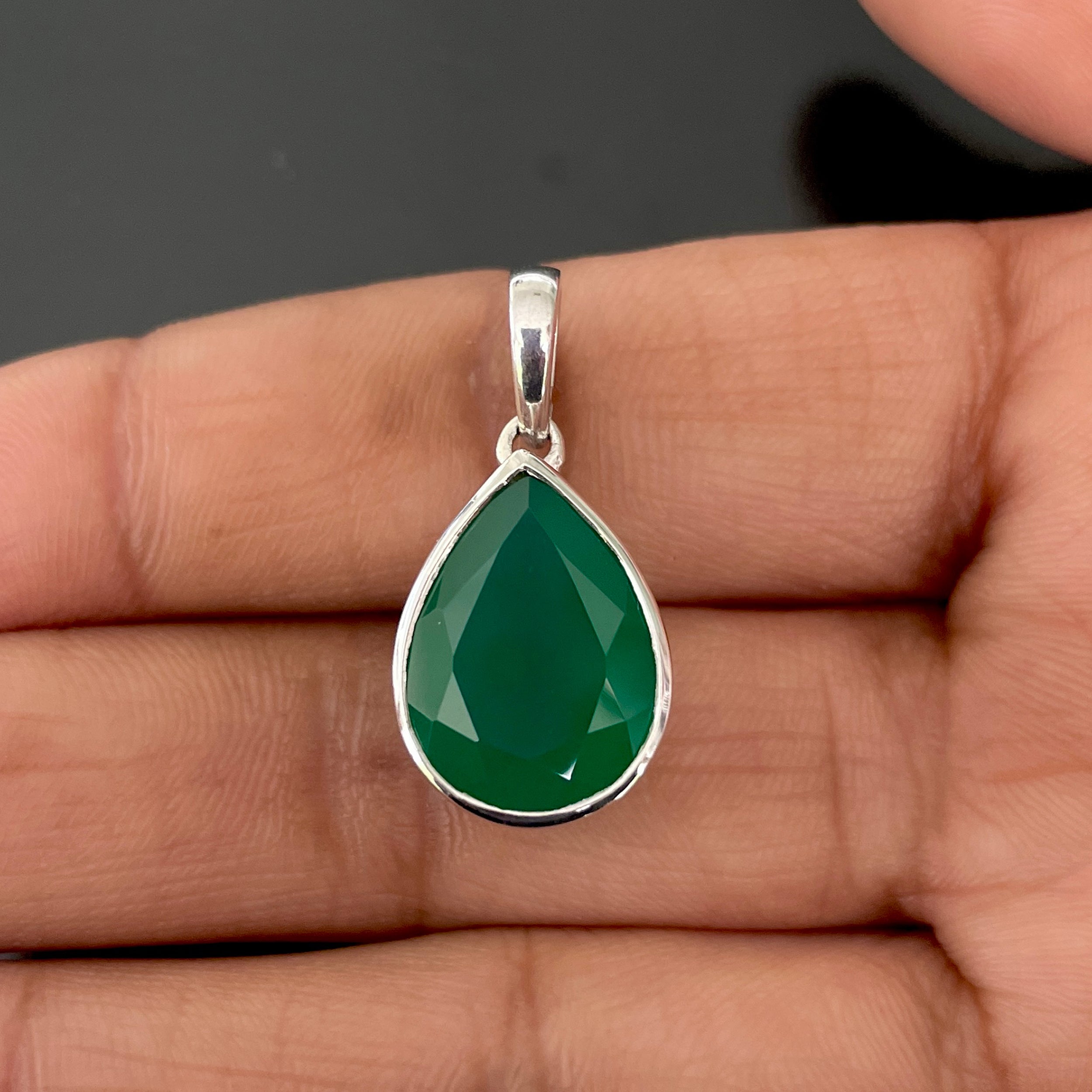 Green Onyx Pendant-(GRO-SP-454.)
