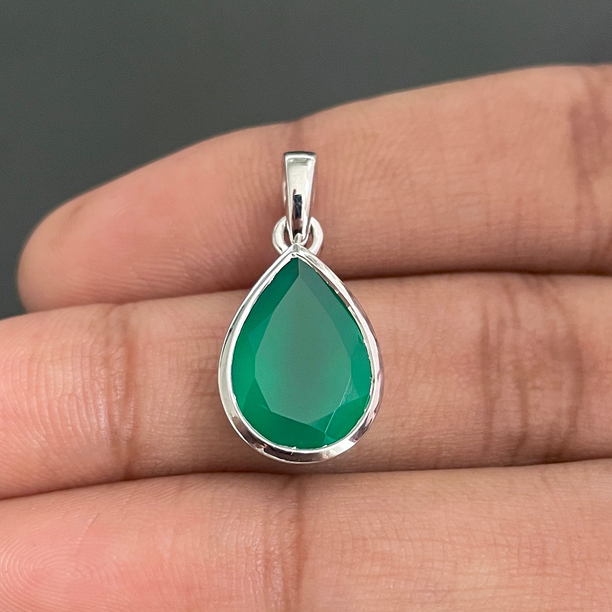 Green Onyx Pendant-(GRO-SP-463.)