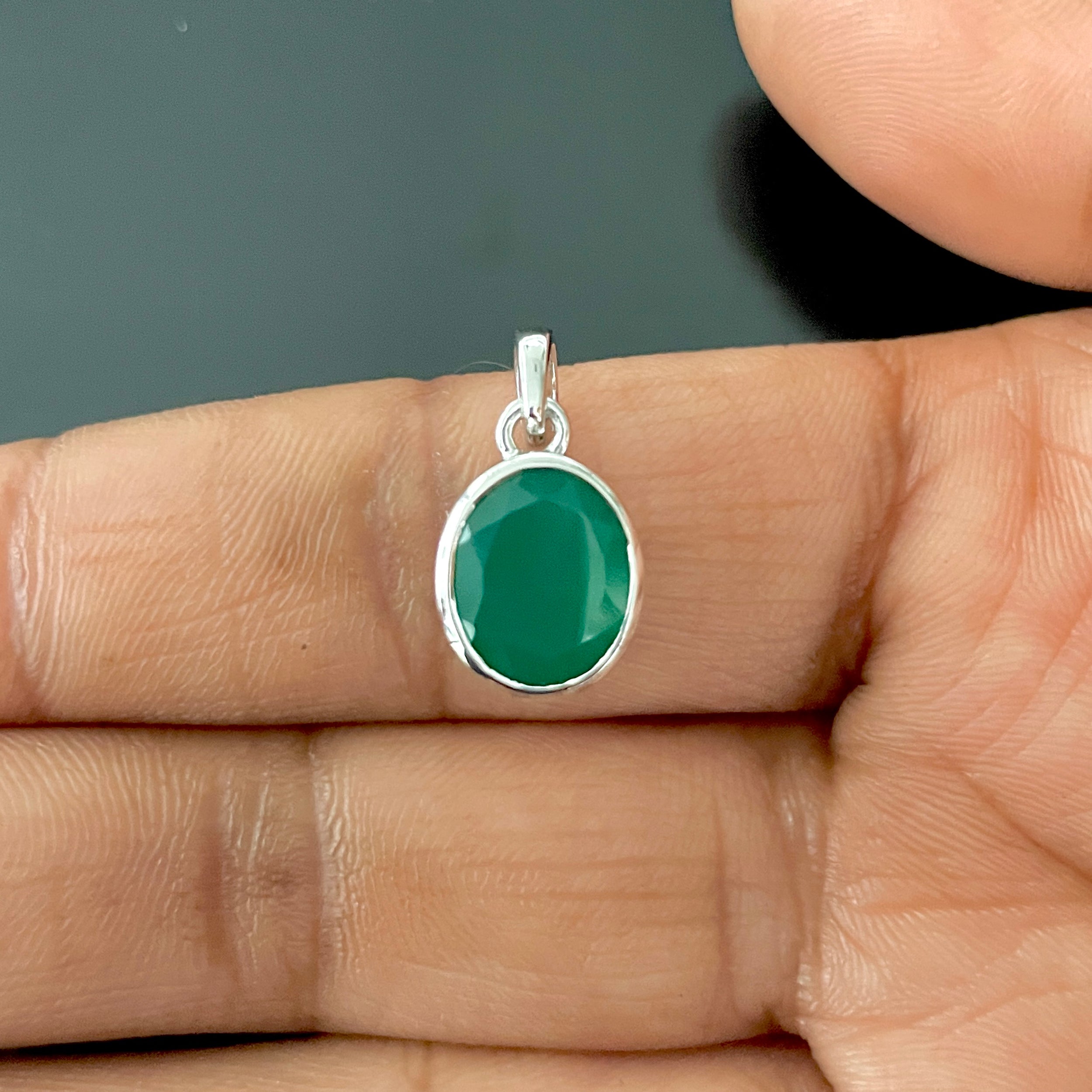 Green Onyx Pendant-(GRO-SP-466.)
