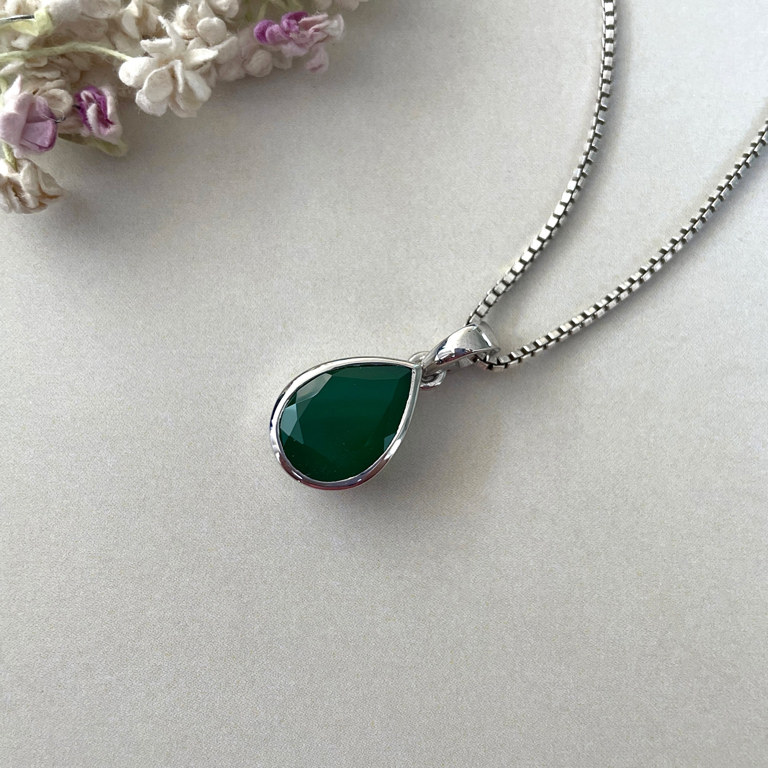 Green Onyx Pendant-(GRO-SP-470.)