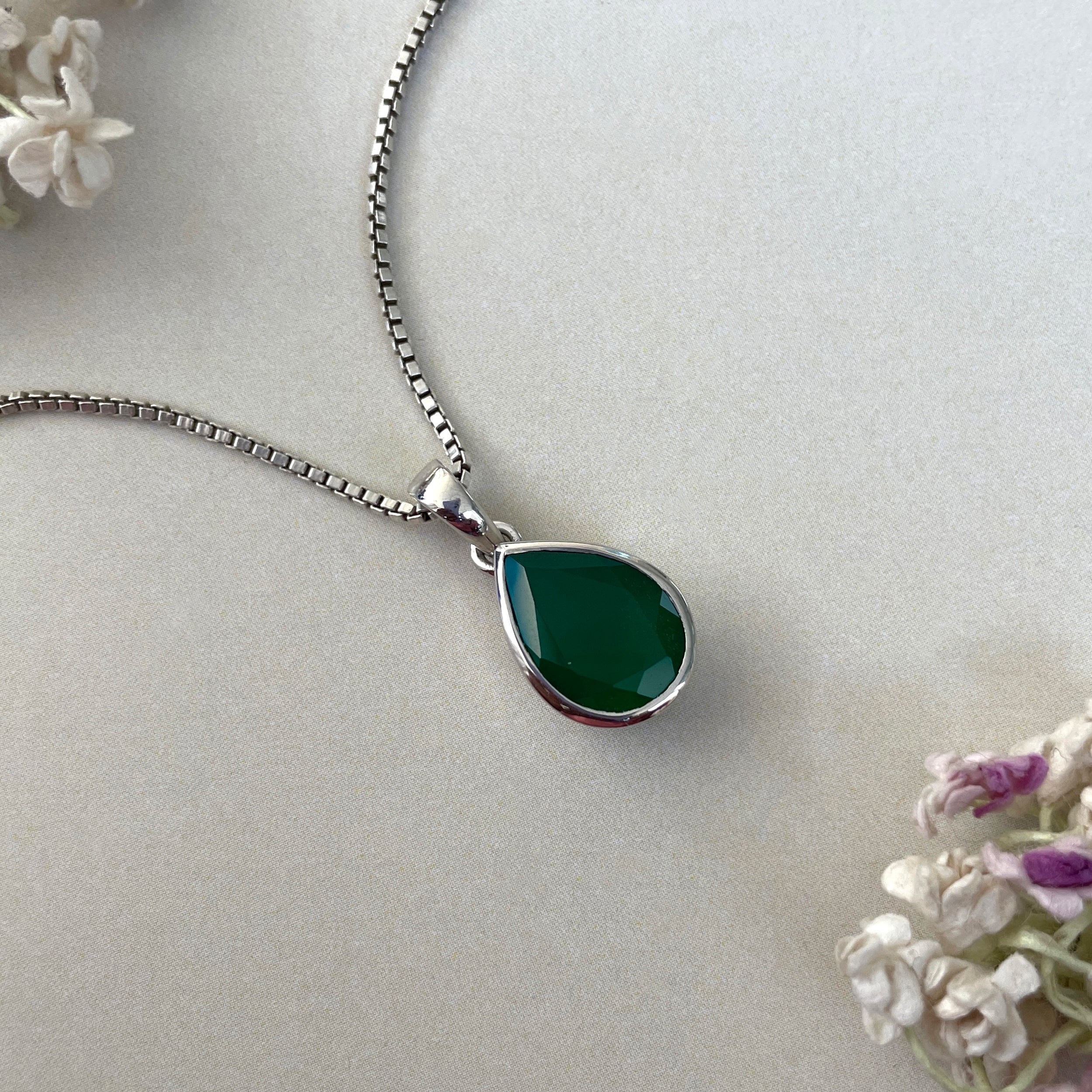 Green Onyx Pendant-(GRO-SP-470.)