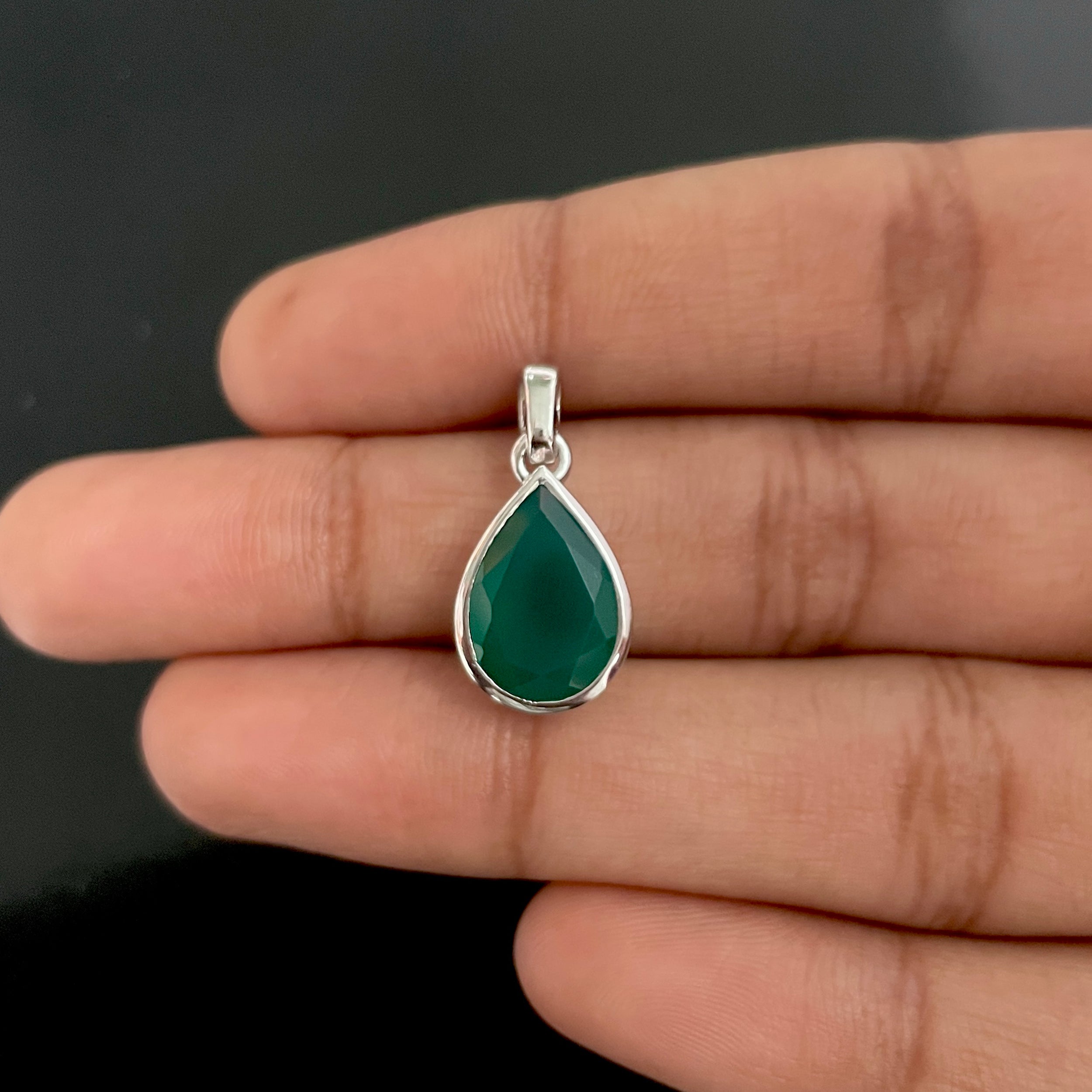 Green Onyx Pendant-(GRO-SP-470.)