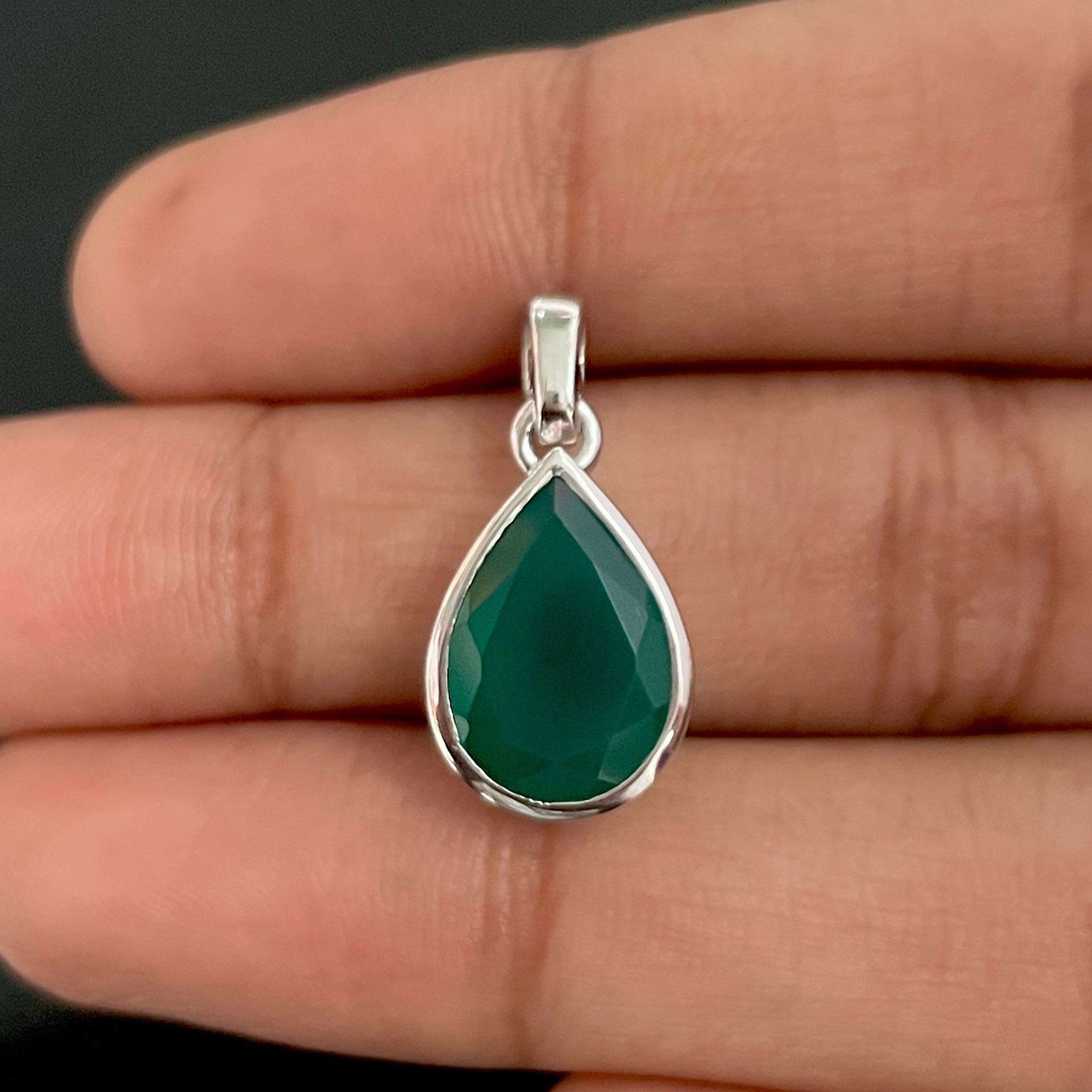 Green Onyx Pendant-(GRO-SP-470.)