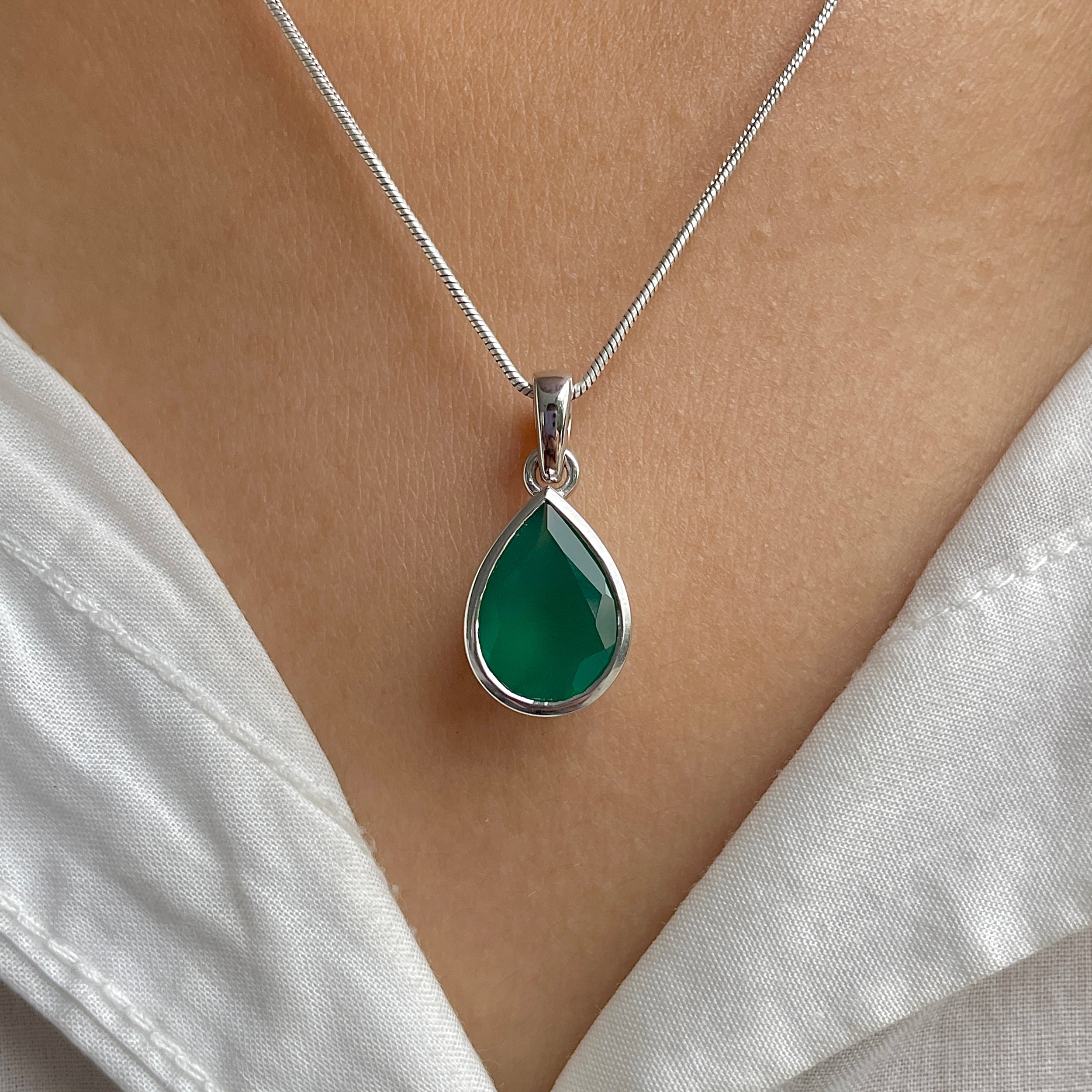 Green Onyx Pendant-(GRO-SP-470.)