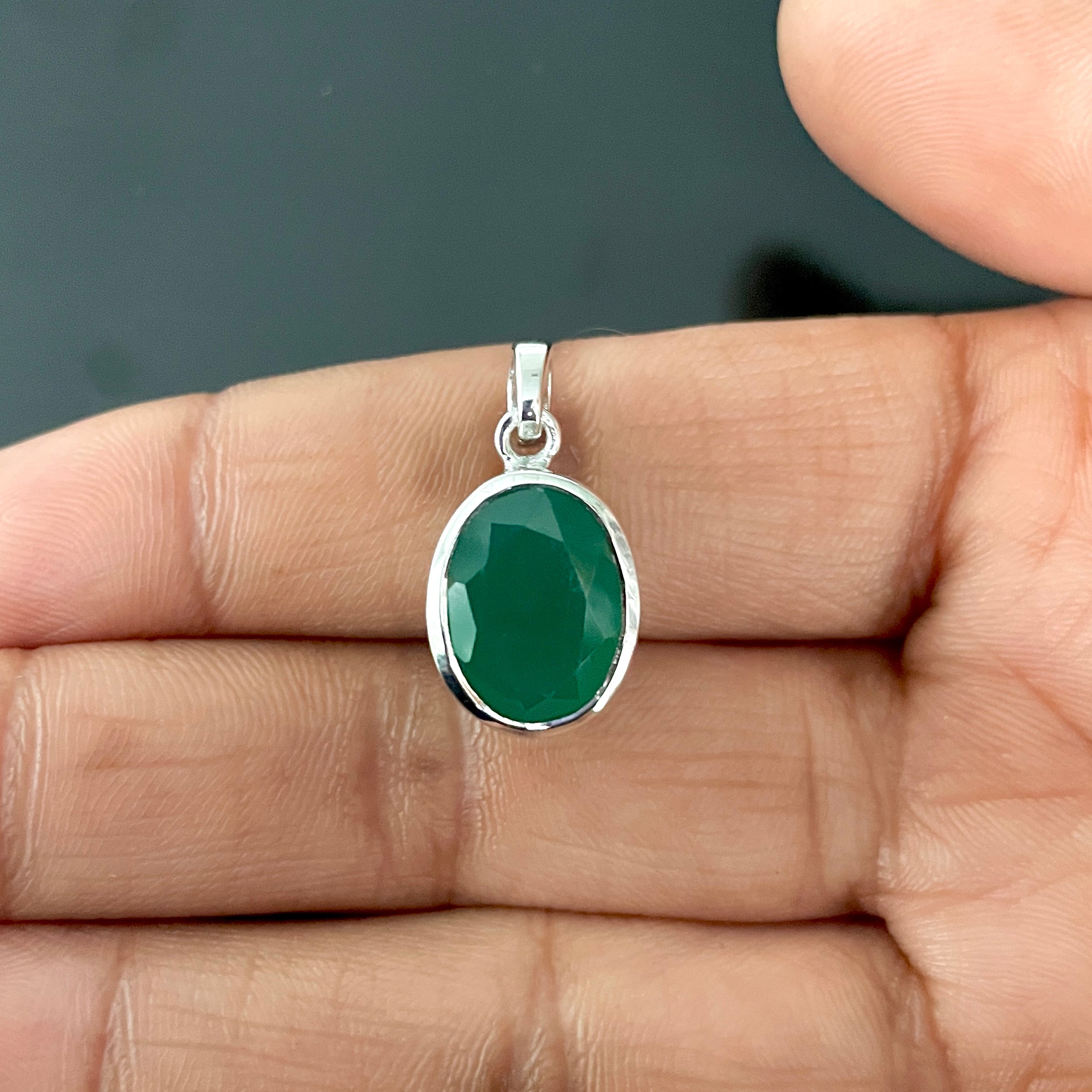Green Onyx Pendant-(GRO-SP-471.)