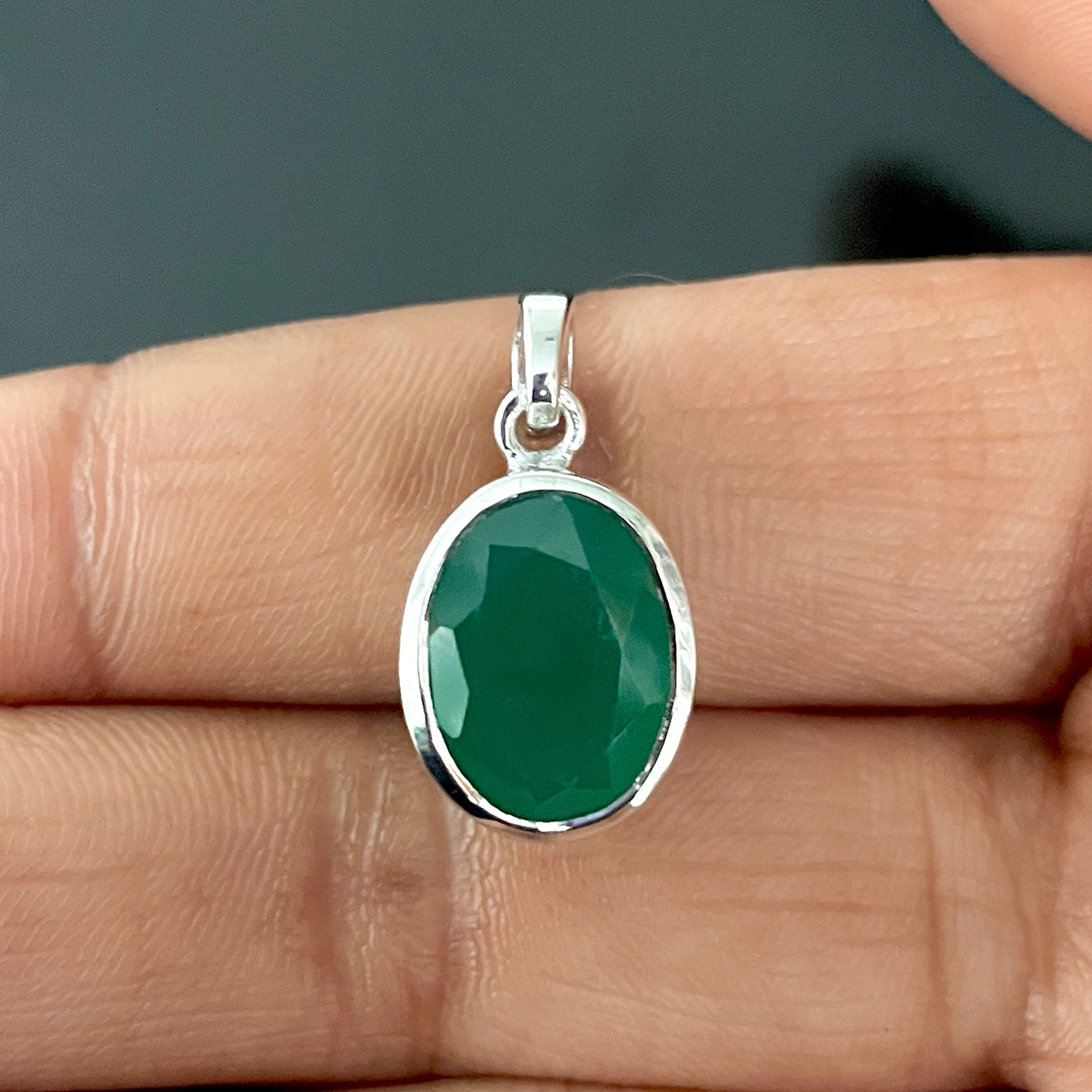 Green Onyx Pendant-(GRO-SP-471.)
