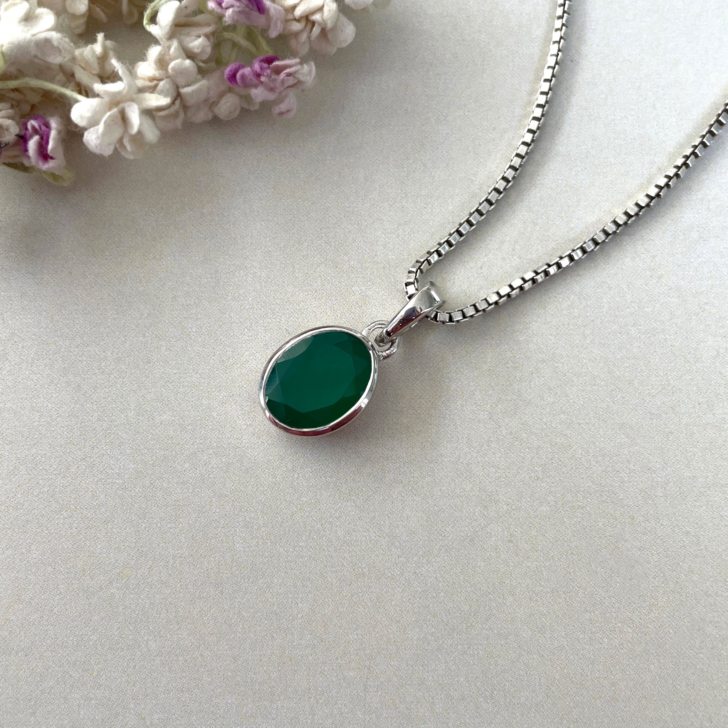 Green Onyx Pendant-(GRO-SP-734.)