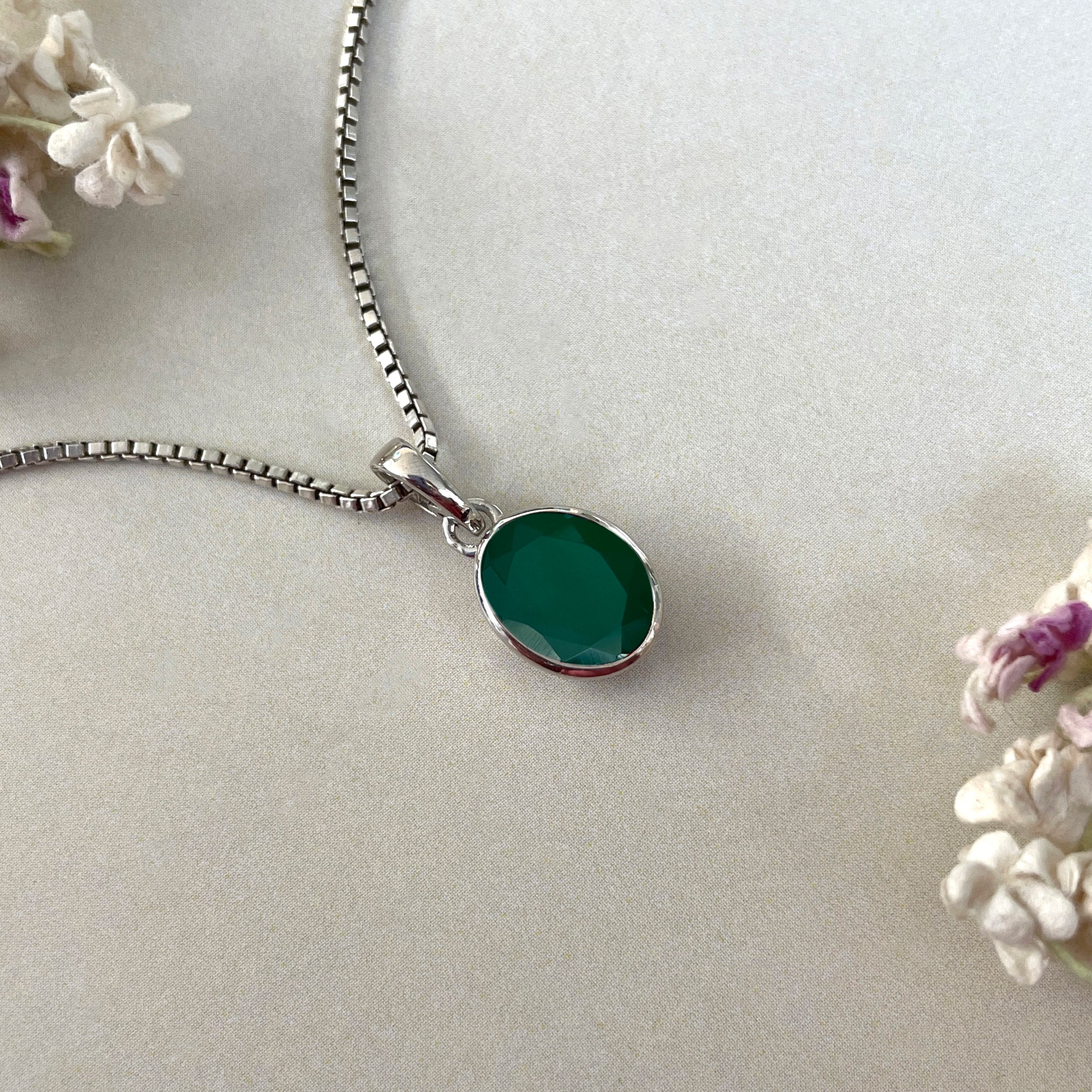 Green Onyx Pendant-(GRO-SP-734.)