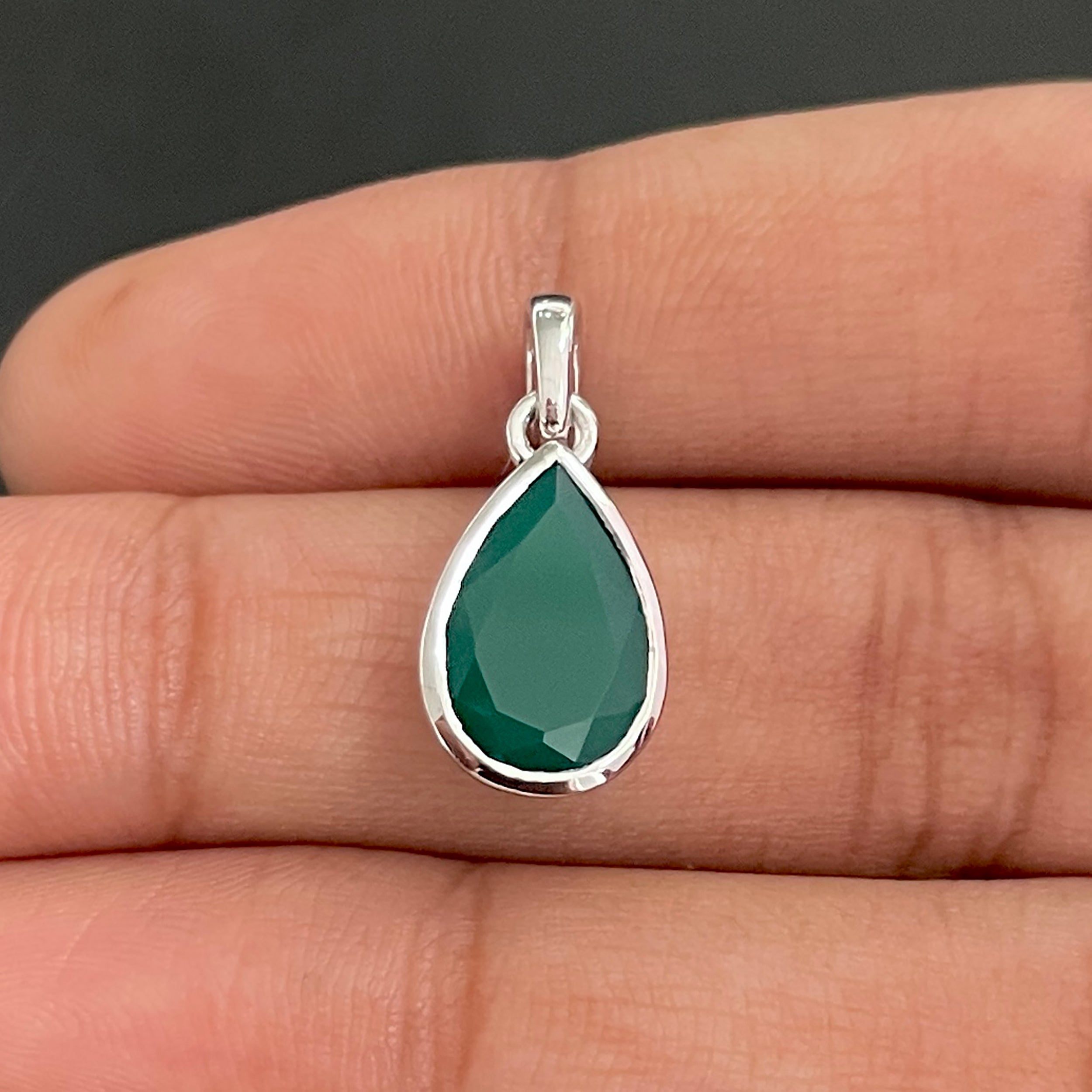 Green Onyx Pendant-(GRO-SP-790.)
