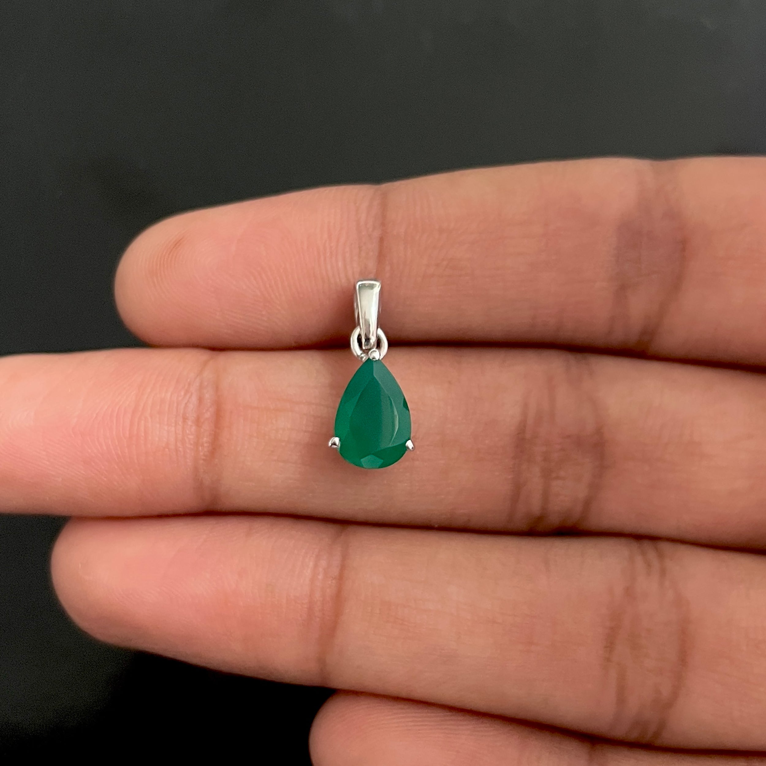 Green Onyx Pendant-(GRO-SP-917.)