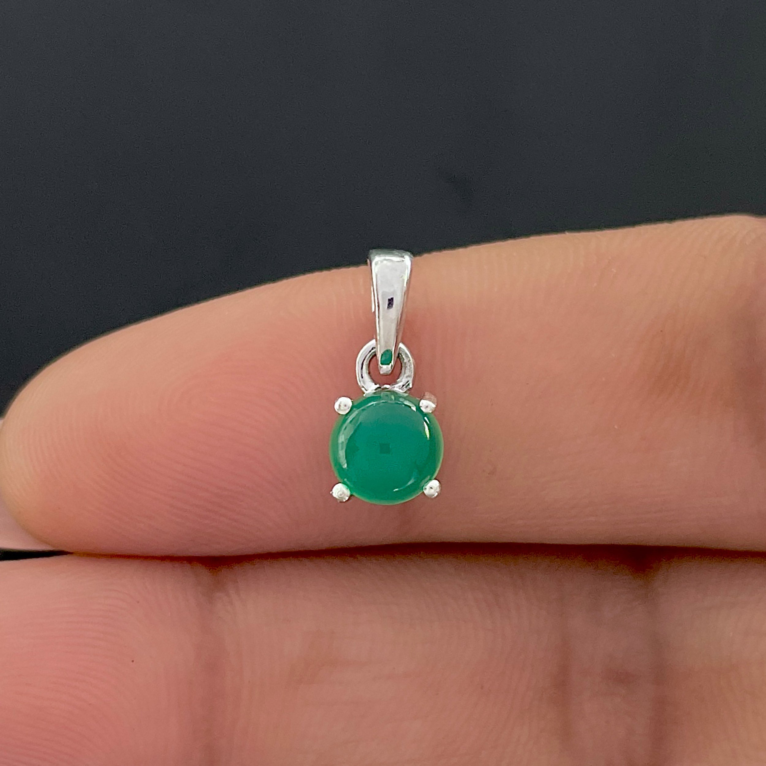 Green Onyx Pendant-(GRO-SP-927.)