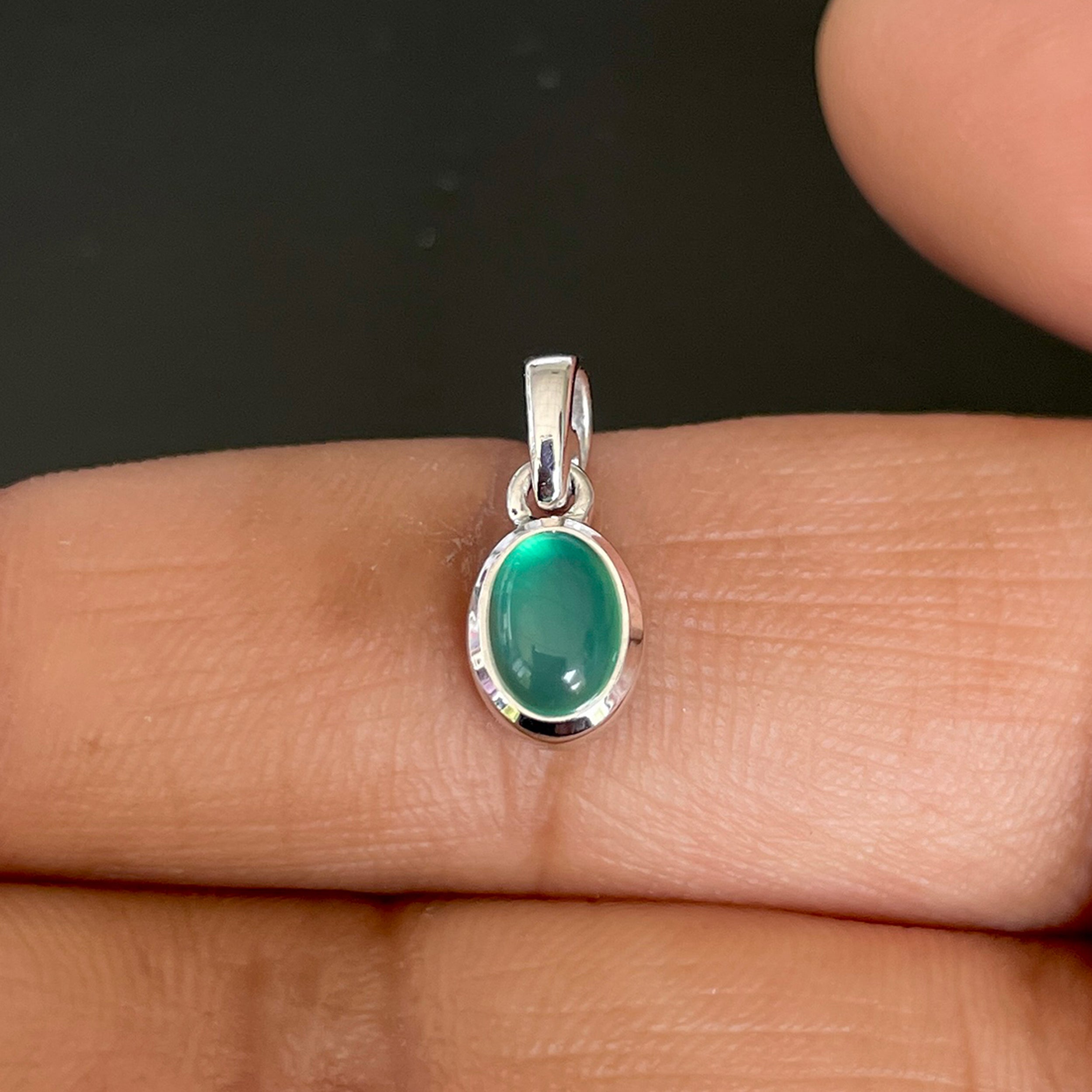 Green Onyx Pendant-(GRO-SP-940.)